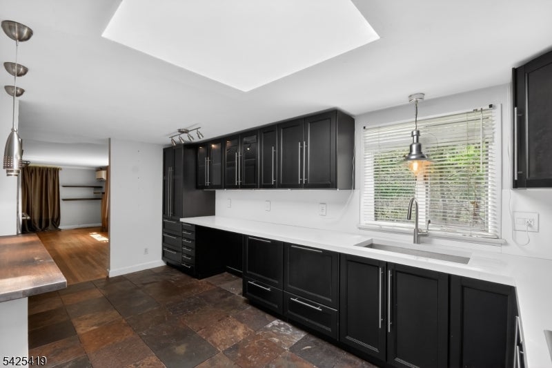 118 Hillside Ter