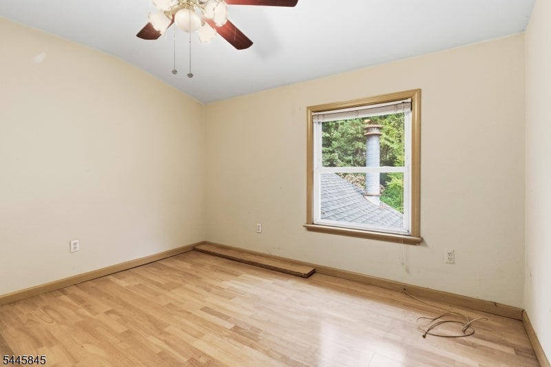 48 Malapardis Rd
