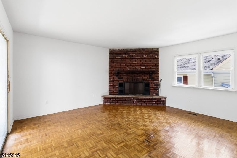 48 Malapardis Rd