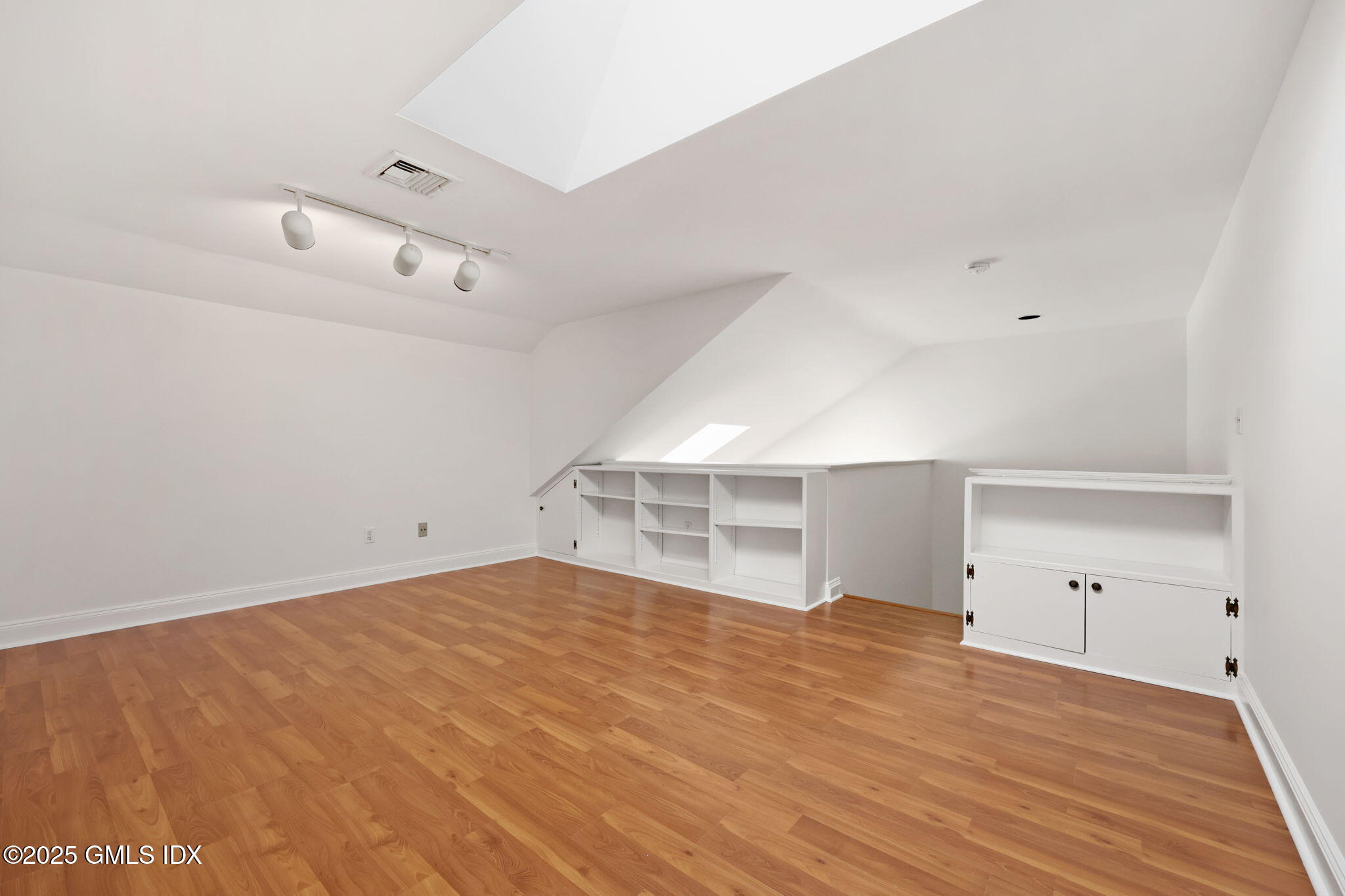 333 Palmer Hill Road, 2D