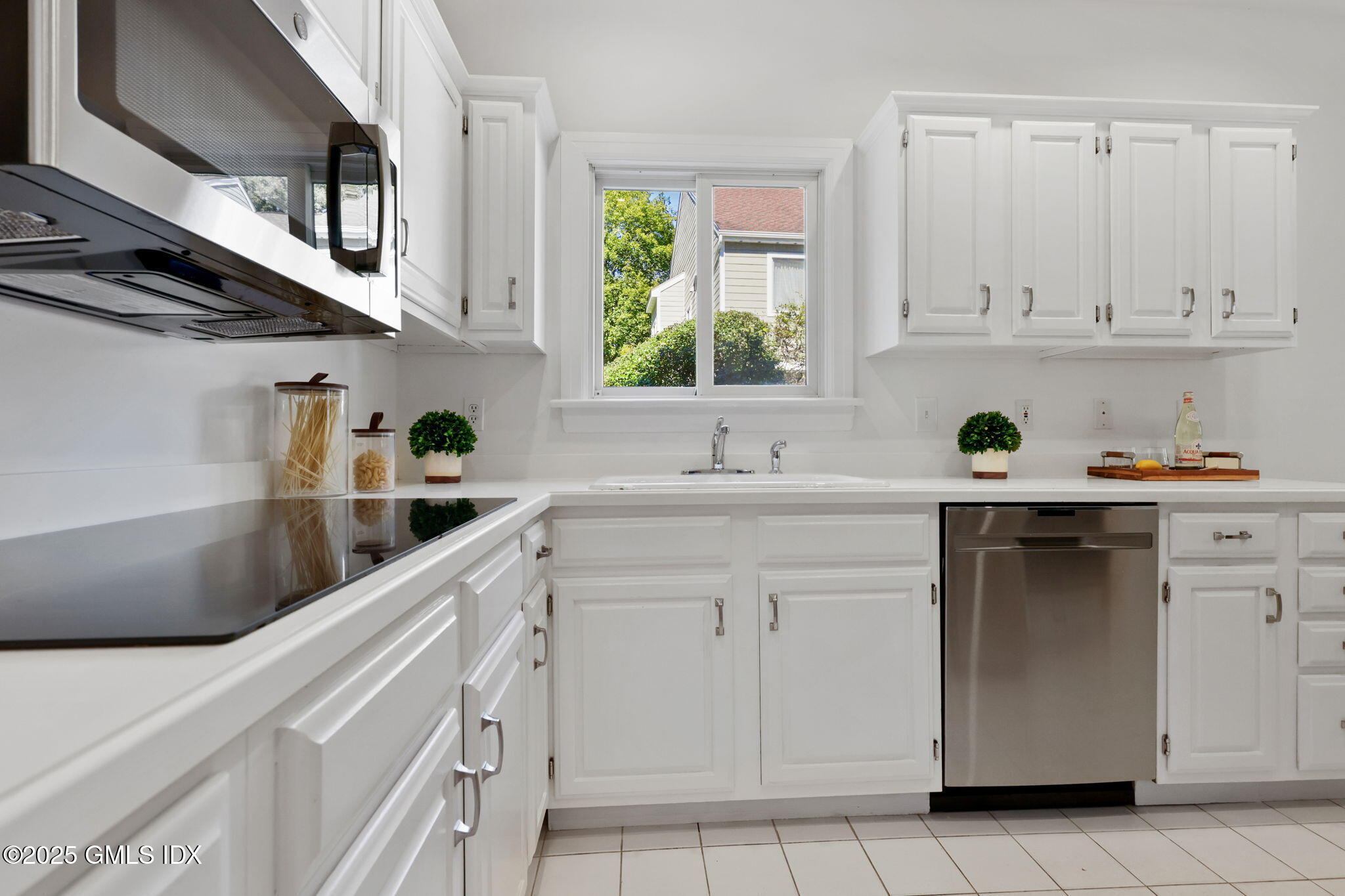 333 Palmer Hill Road, 2D