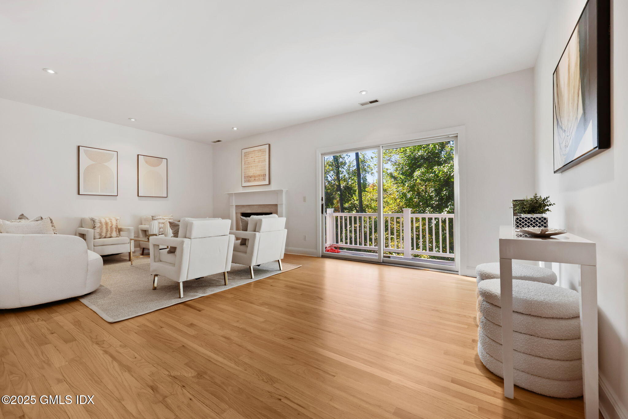 333 Palmer Hill Road, 2D