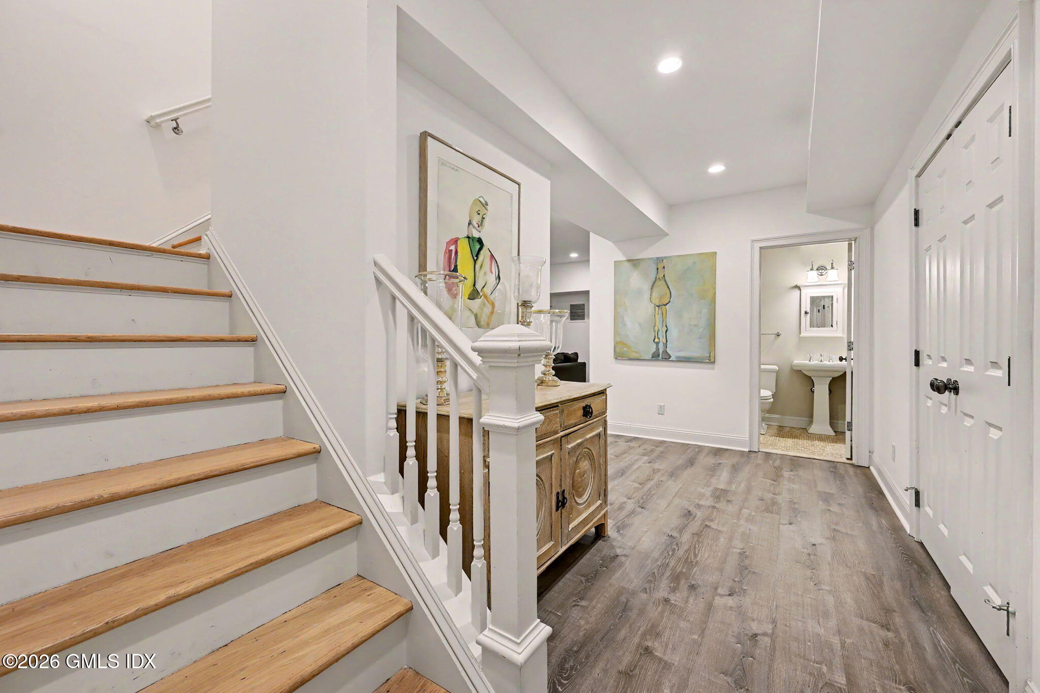 49 Willow Road