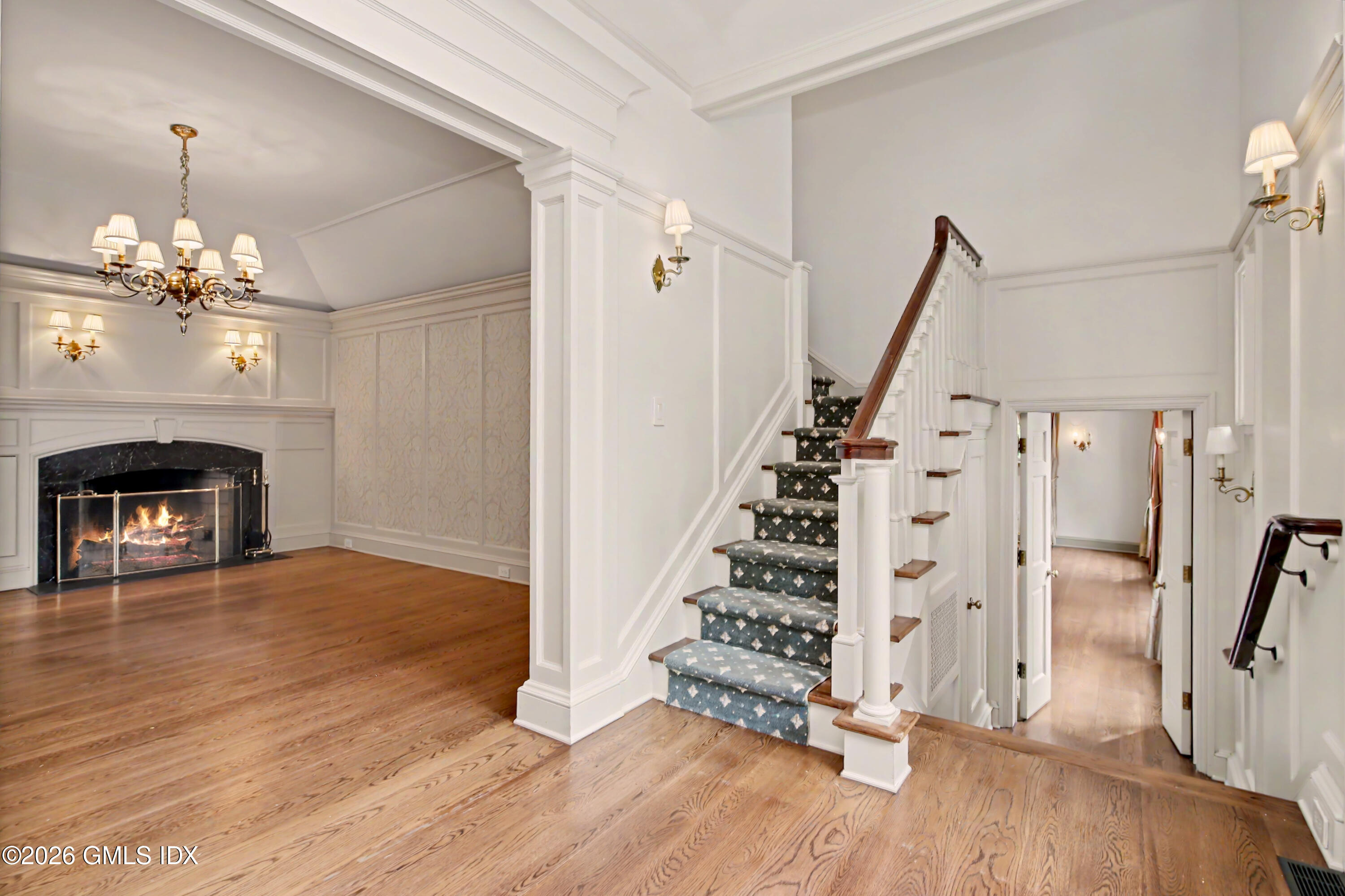 183 E Putnam Avenue Carriage House