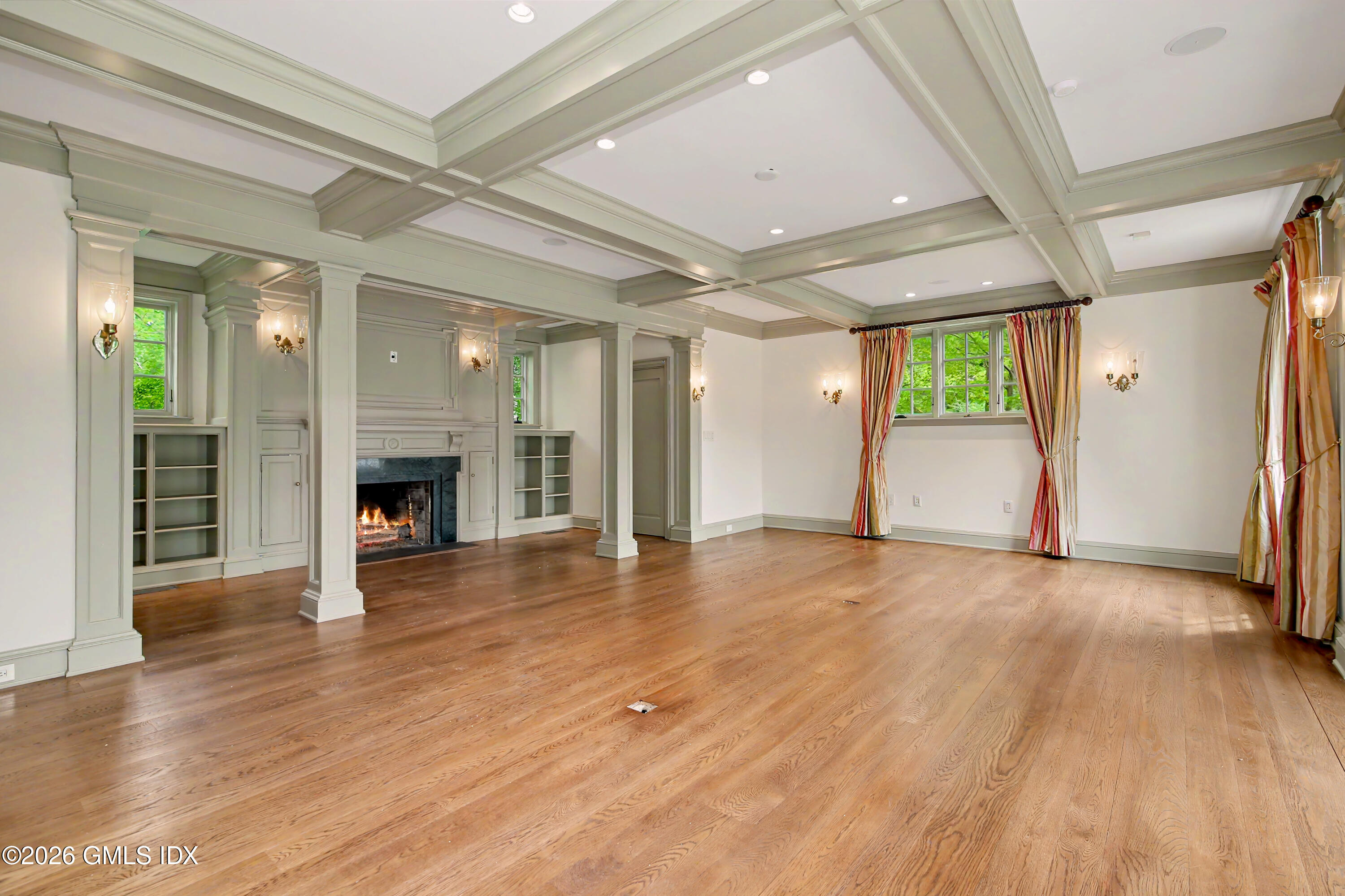 183 E Putnam Avenue Carriage House