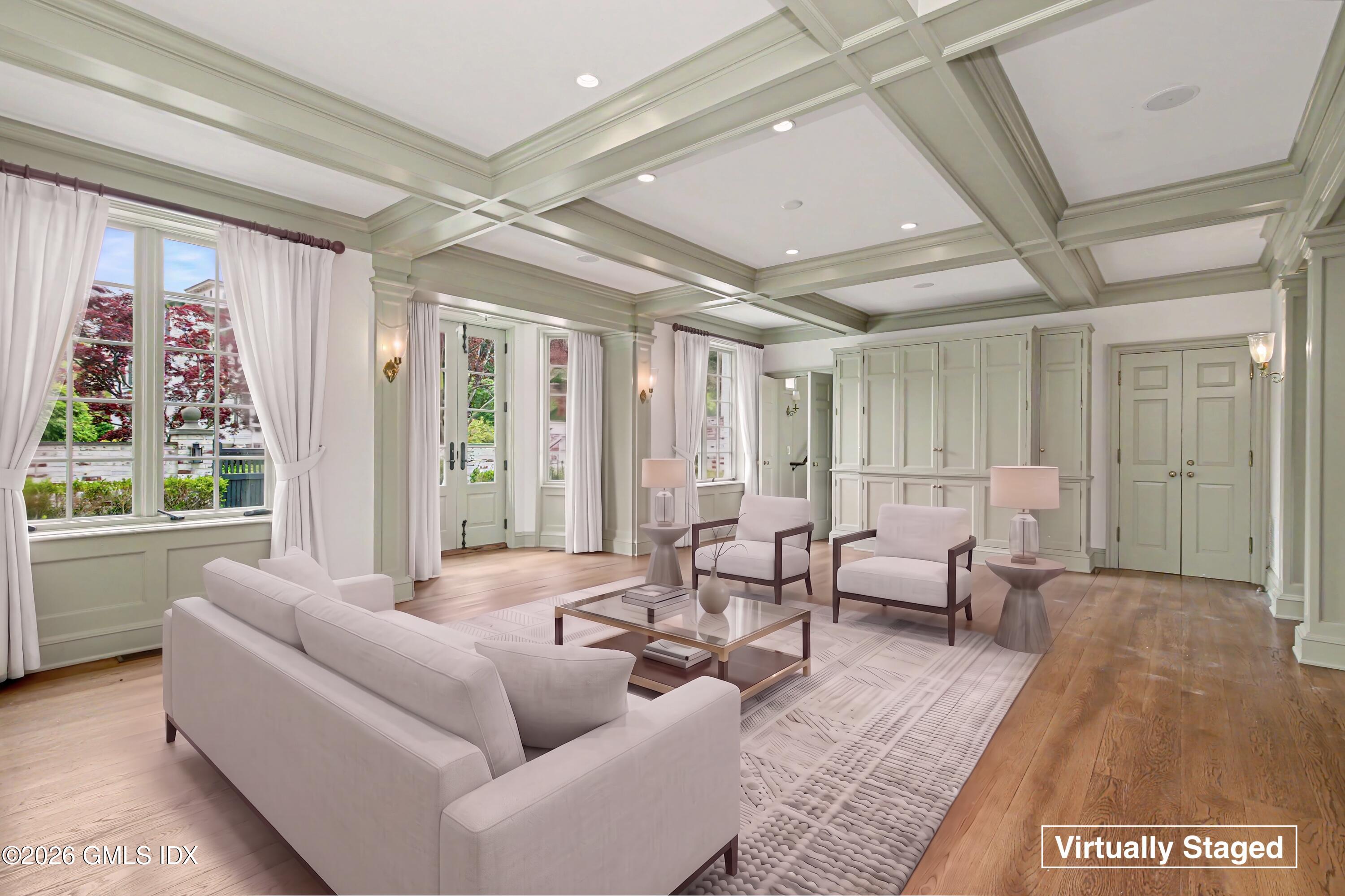 183 E Putnam Avenue Carriage House
