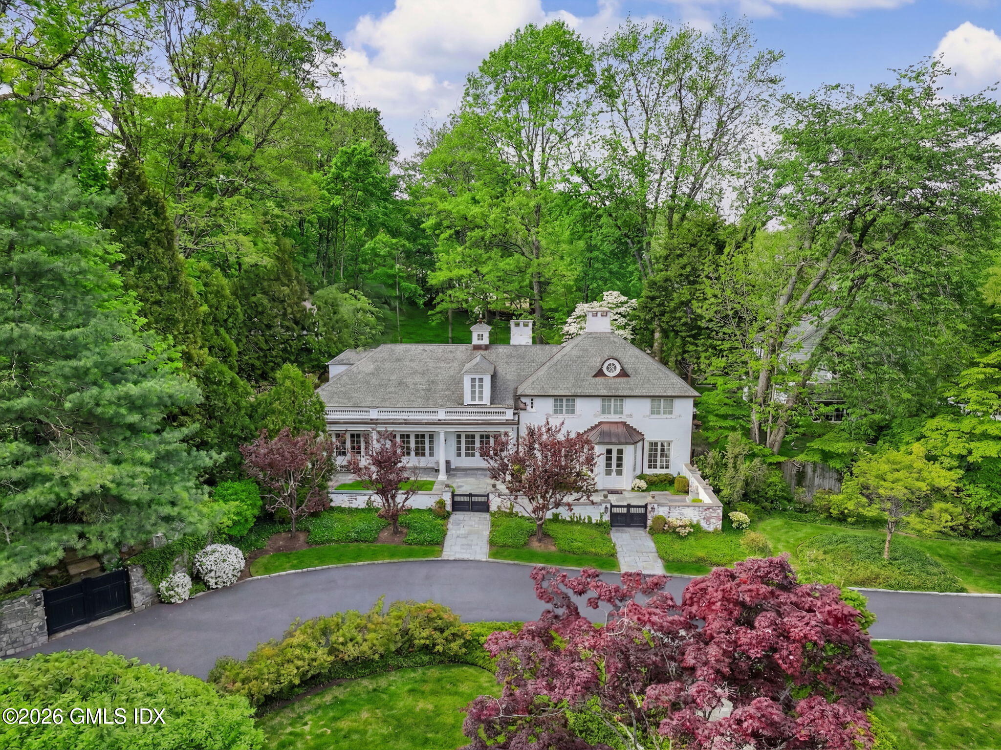 183 E Putnam Avenue Carriage House
