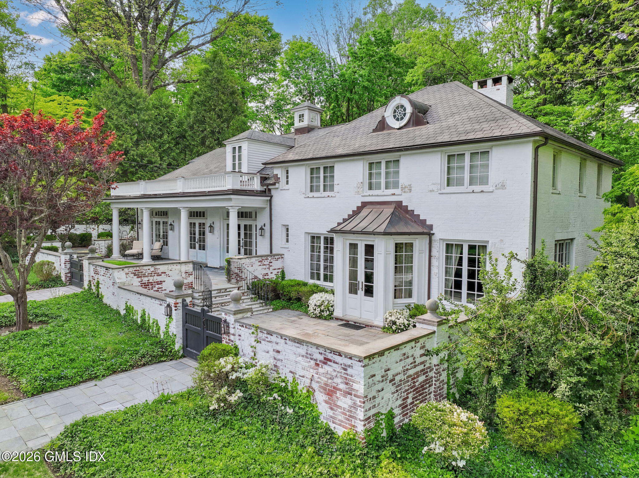 183 E Putnam Avenue Carriage House