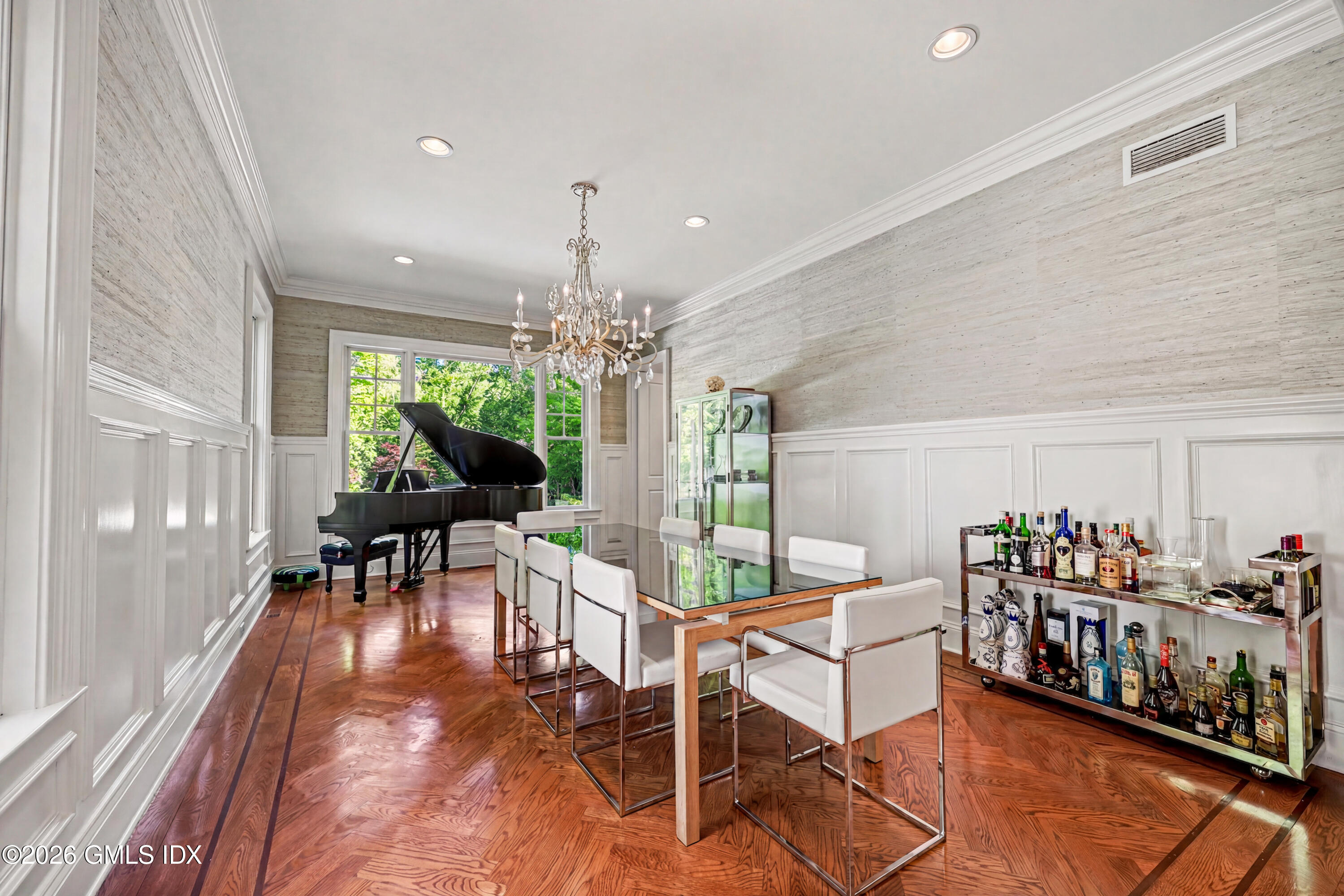 26 Circle Drive