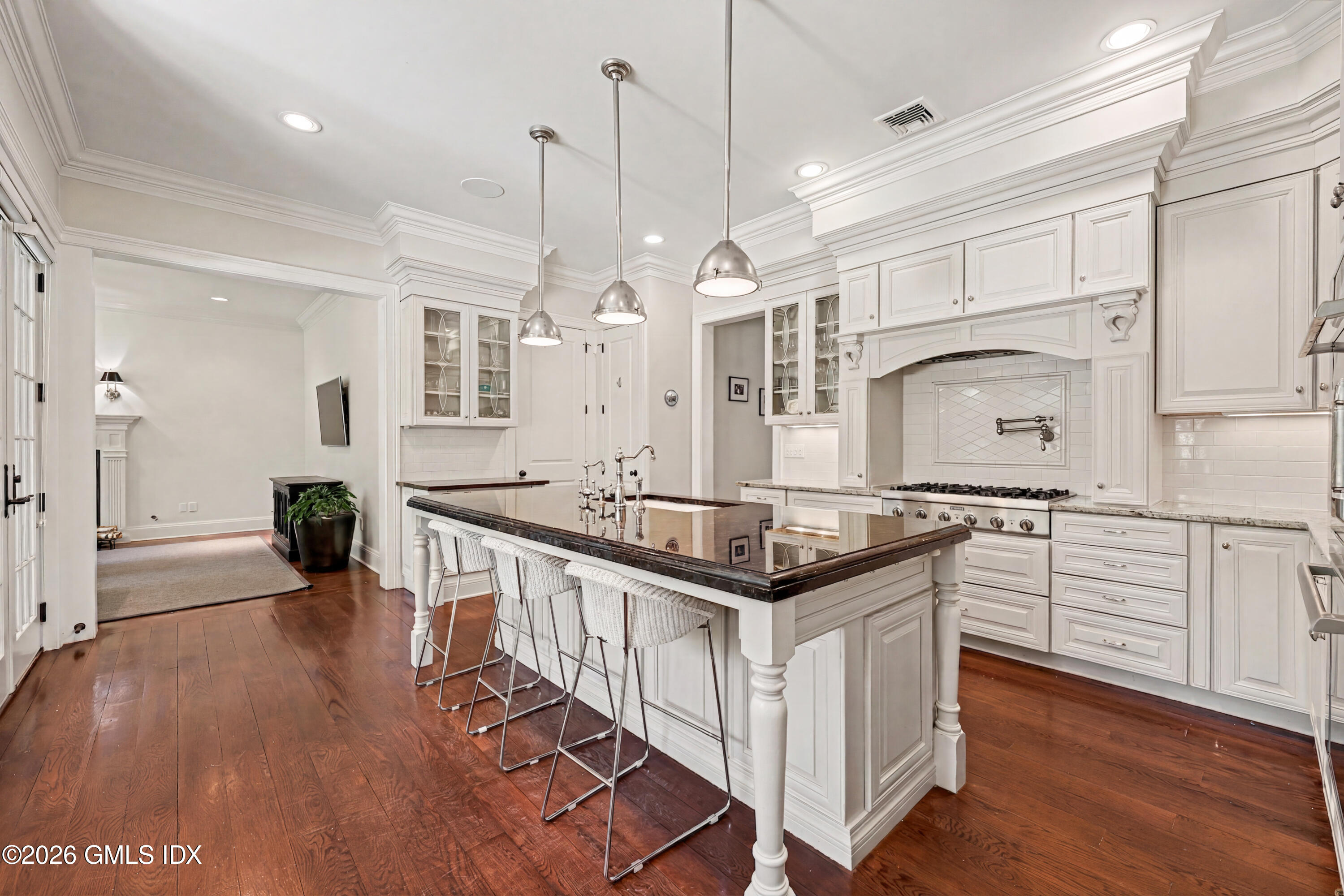 26 Circle Drive
