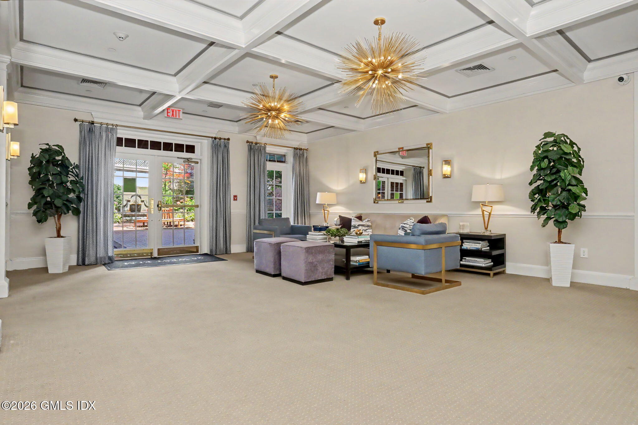 25 W Elm Street 60