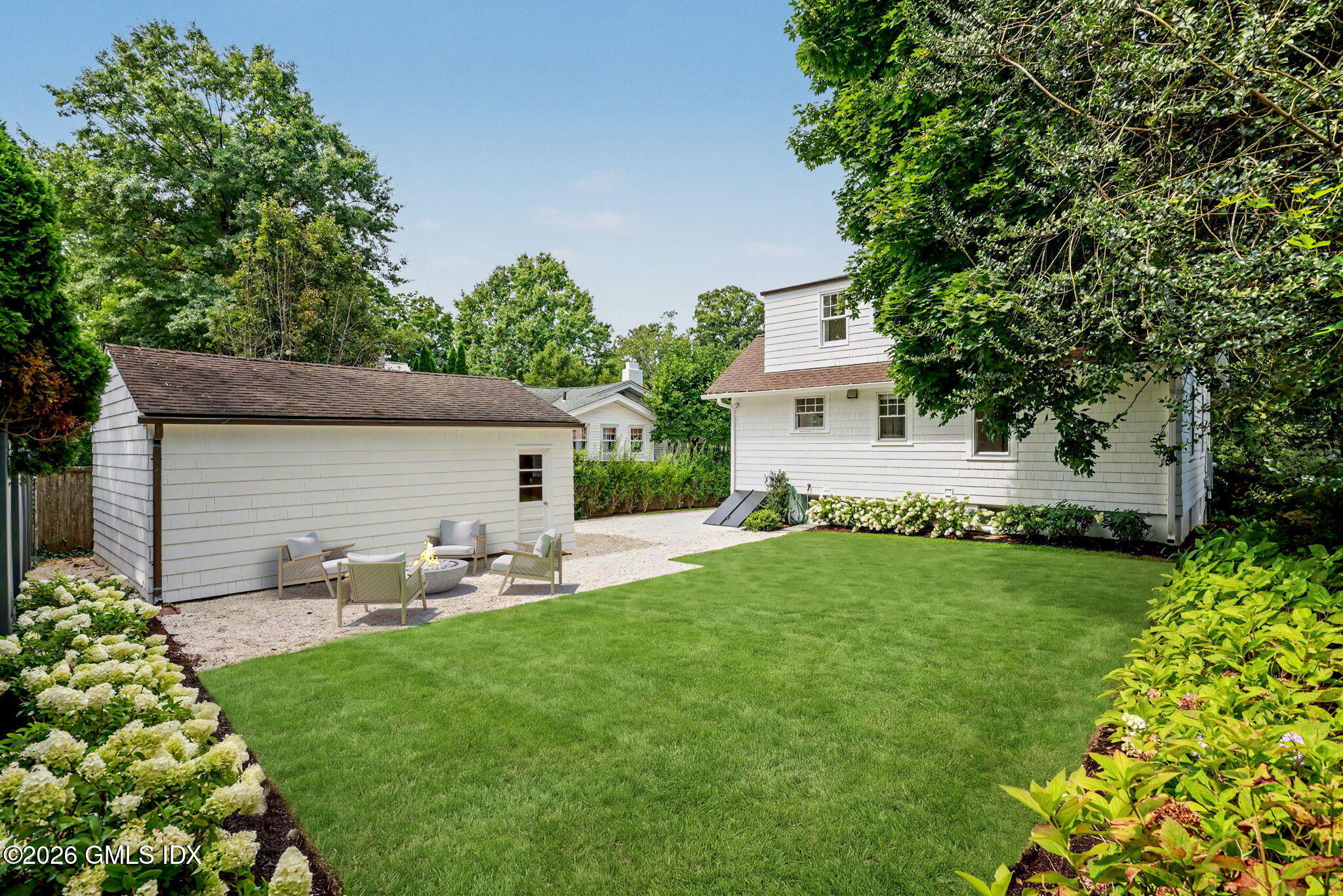 17 Center Road