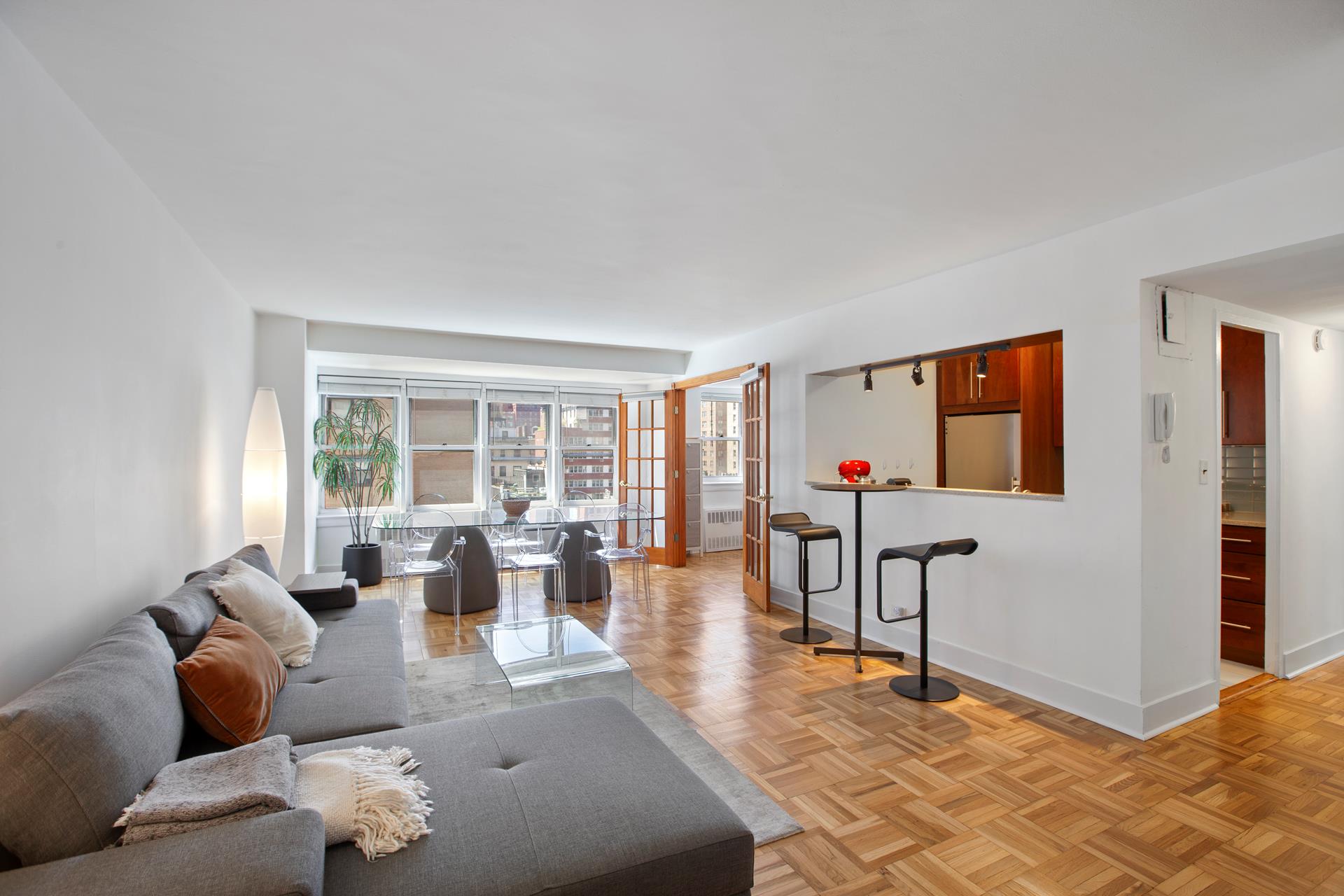155 E 38TH Street 11K