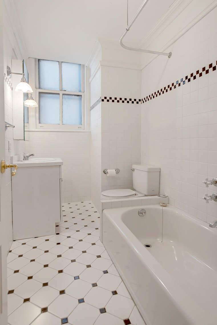 2109 BROADWAY 810