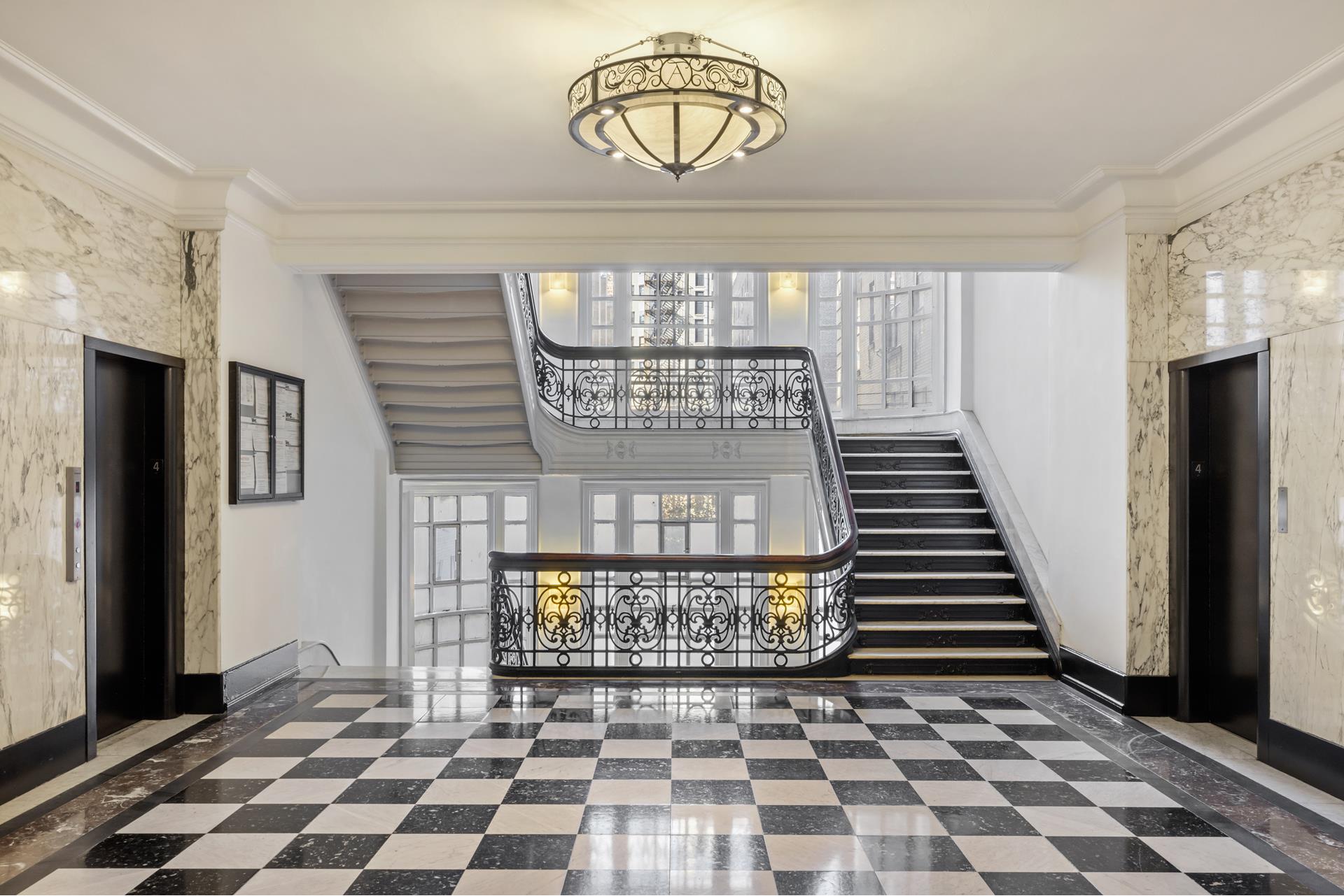 2109 BROADWAY 810
