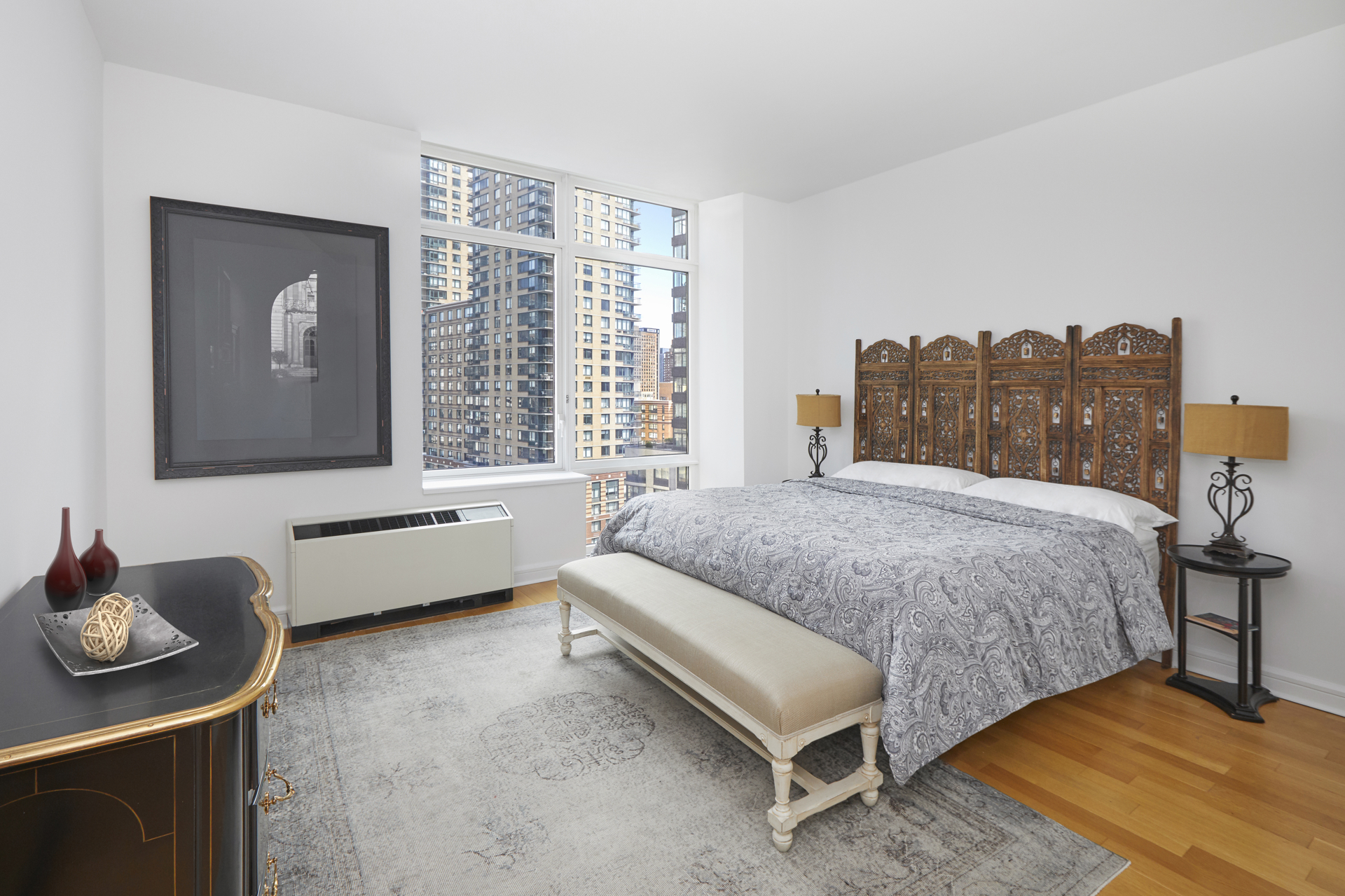 80 RIVERSIDE Boulevard 19B