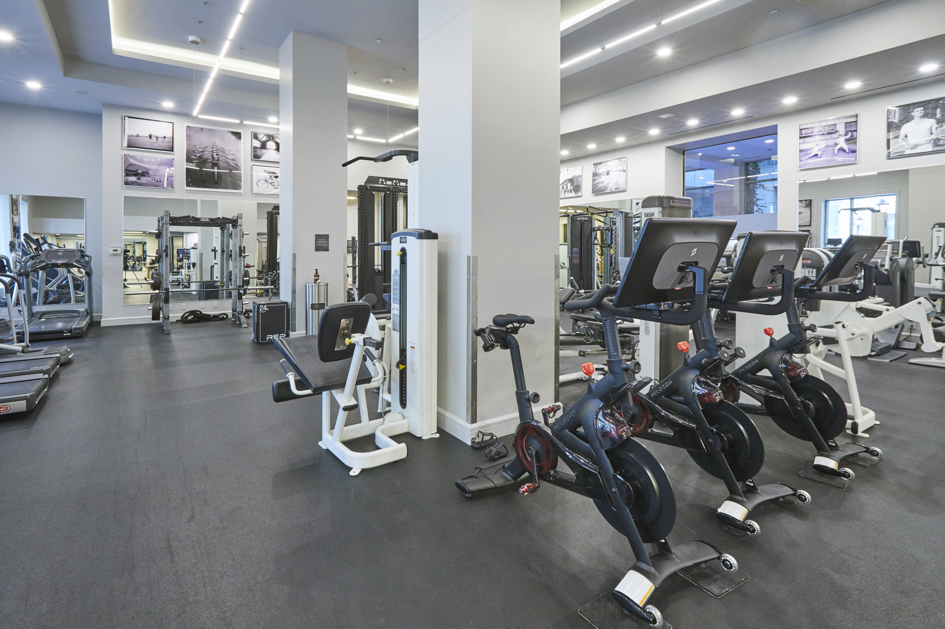 80 RIVERSIDE Boulevard 19B