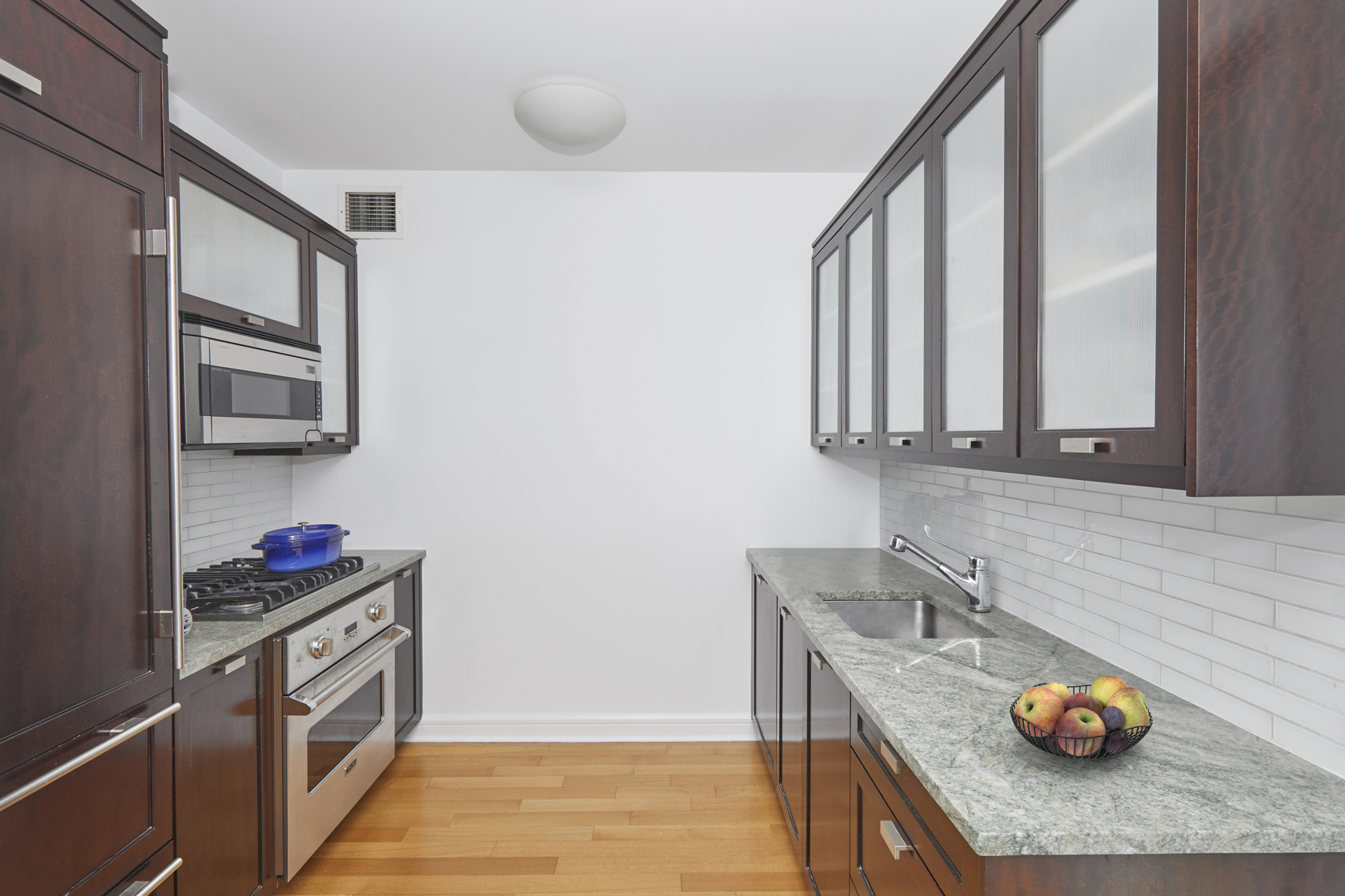 80 RIVERSIDE Boulevard 19B