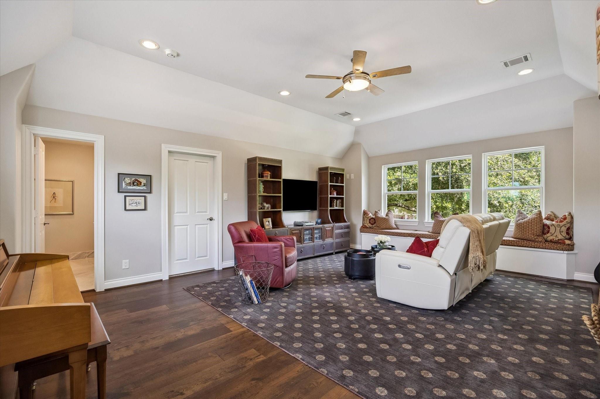 7215 Blandford Lane