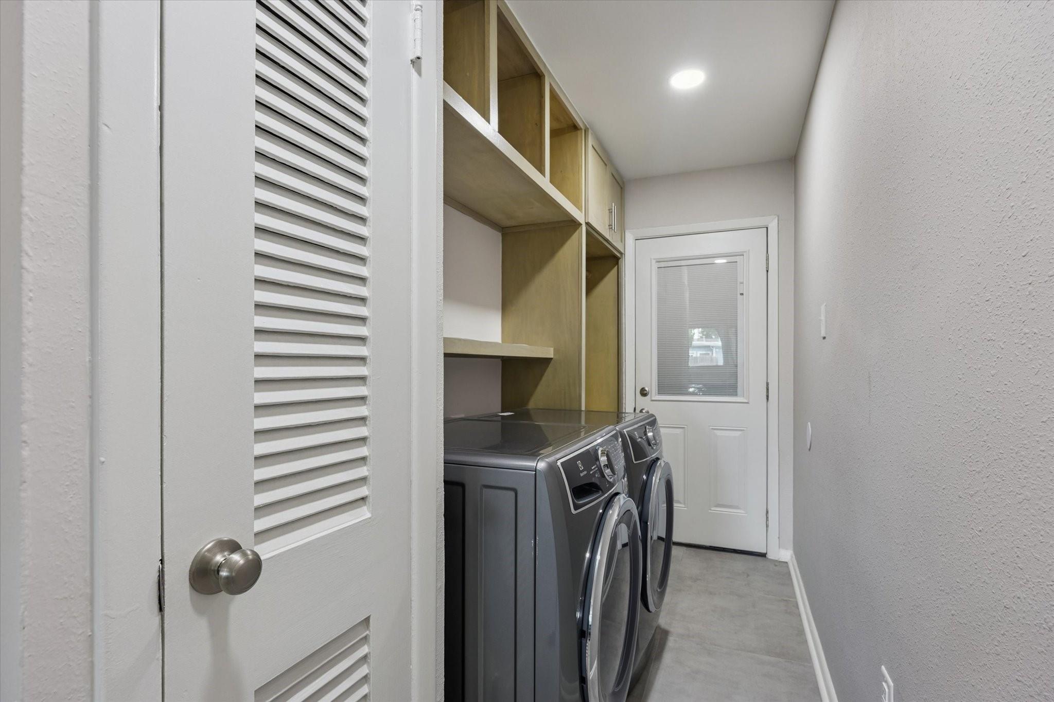 8621 Bob White Drive