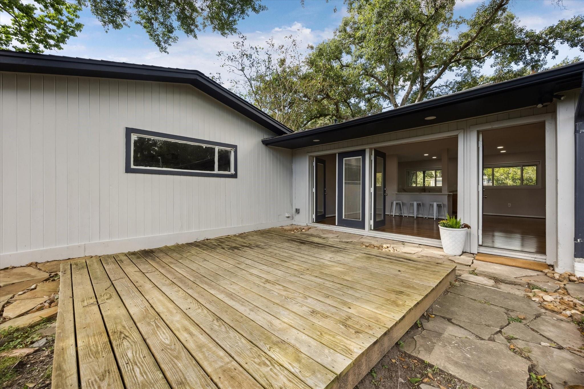 8621 Bob White Drive