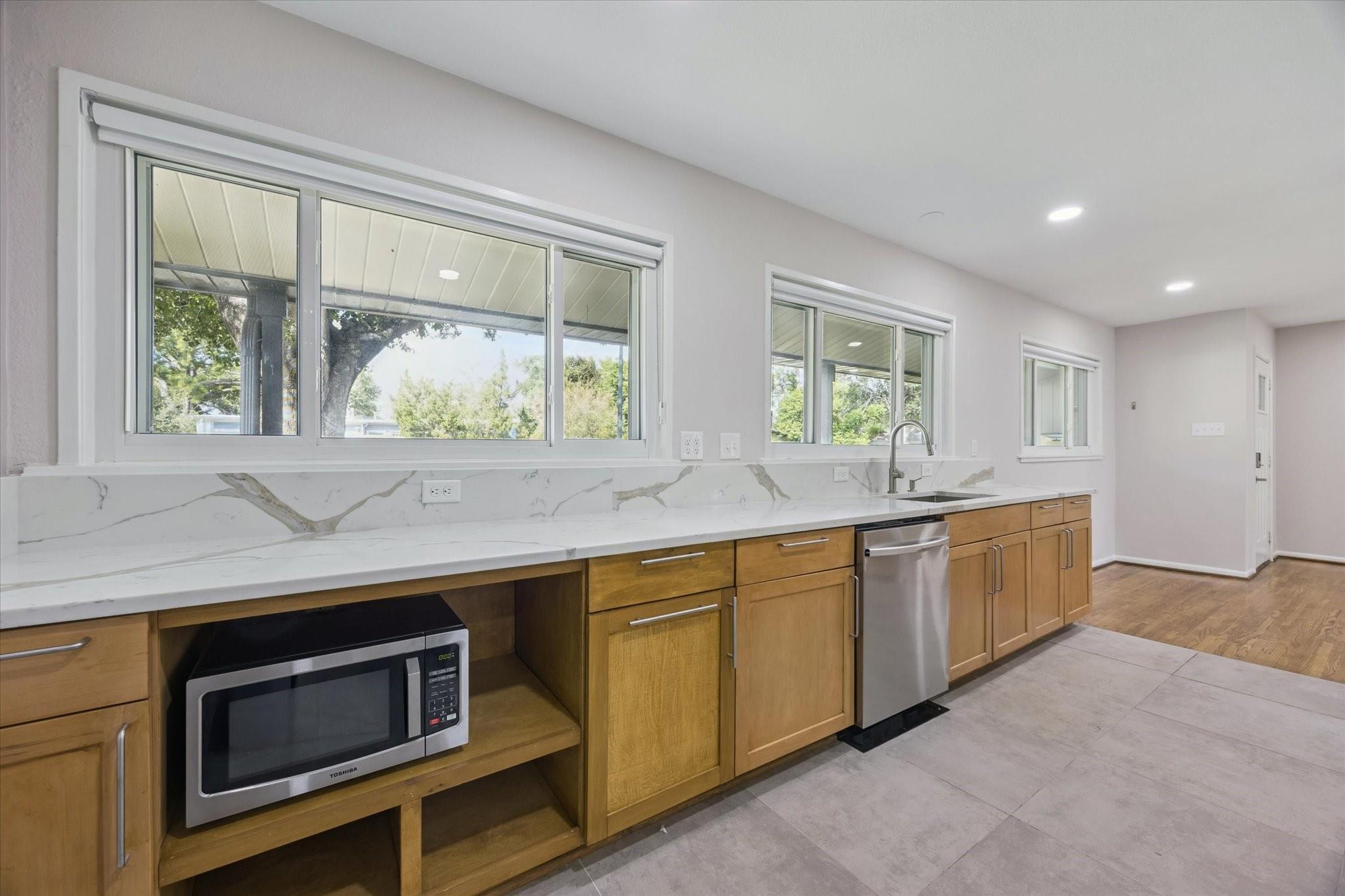 8621 Bob White Drive