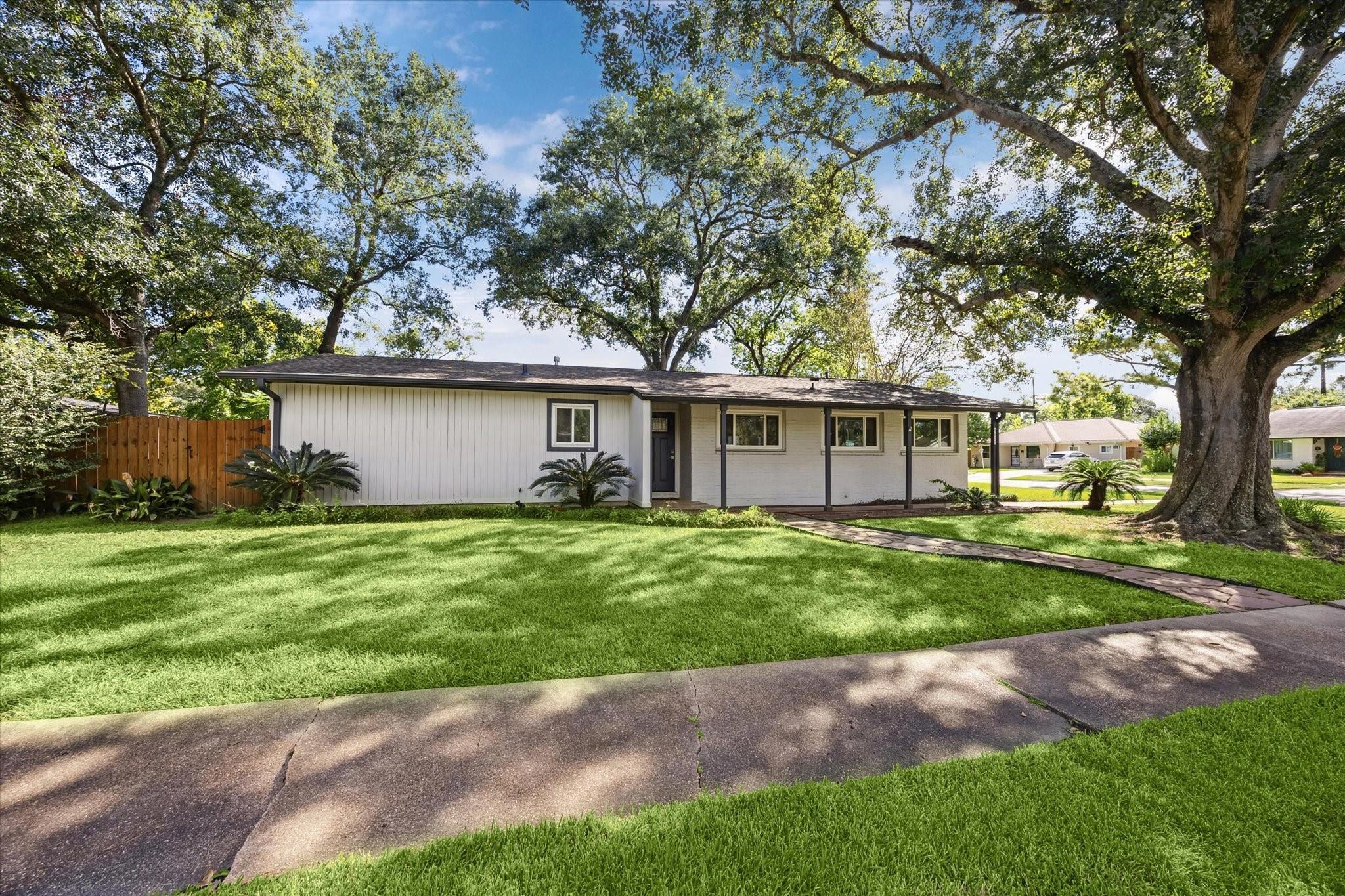 8621 Bob White Drive