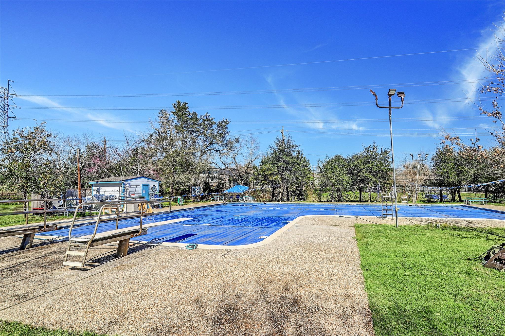 4721 Kingfisher Drive