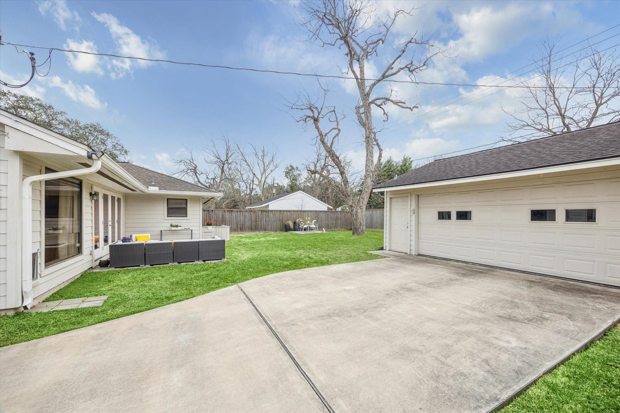 4721 Kingfisher Drive