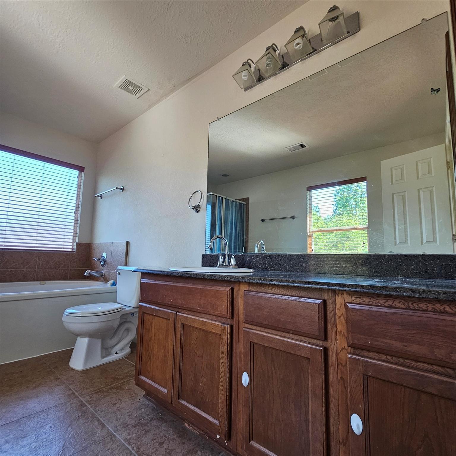 11727 Madison Oak Street