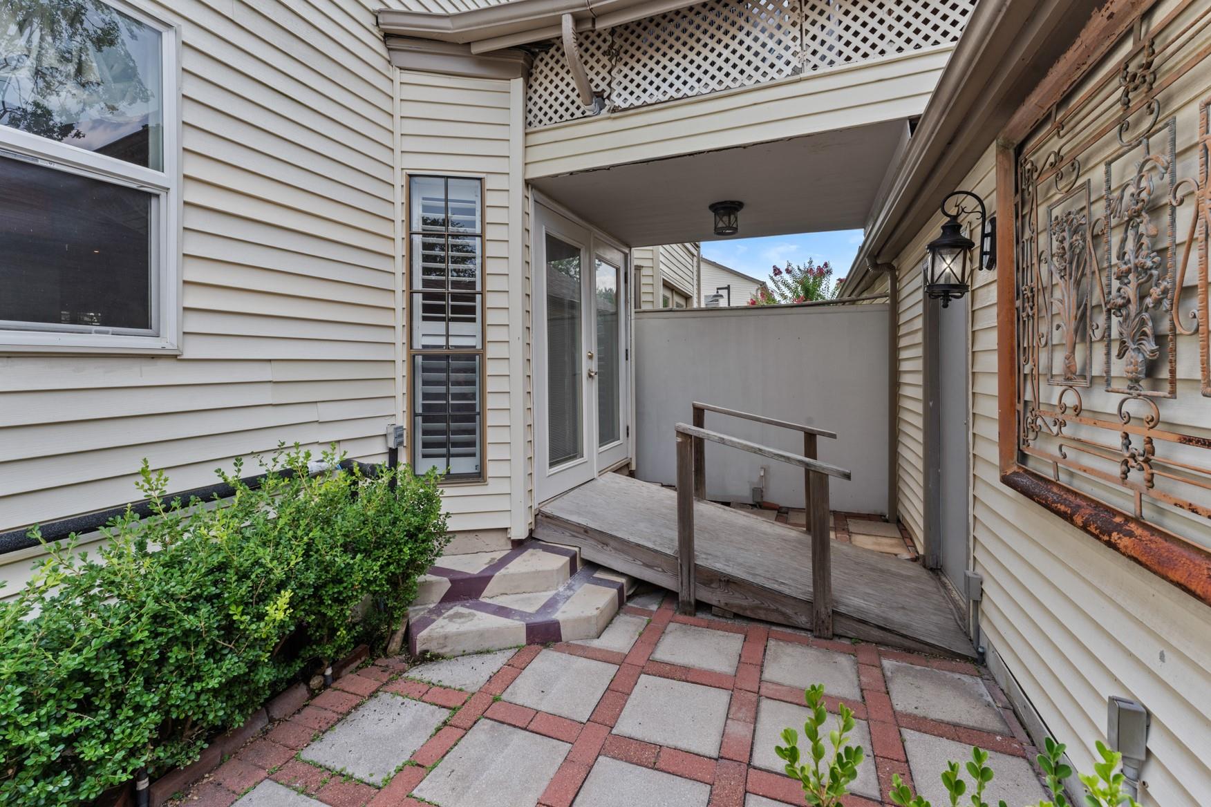 3300 Bellefontaine Street # 42