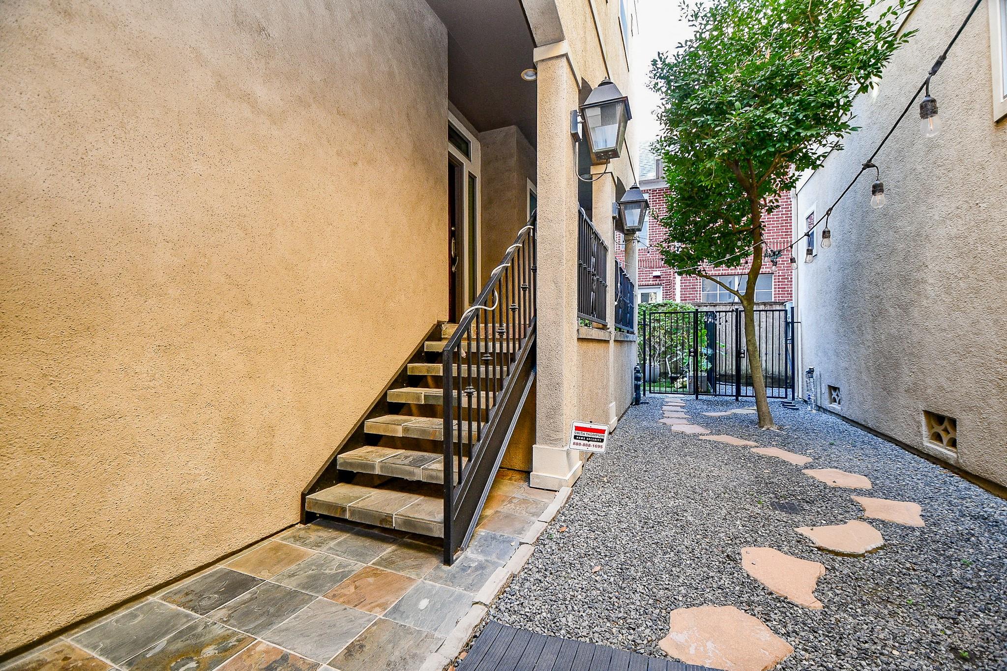 6818 Staffordshire Boulevard