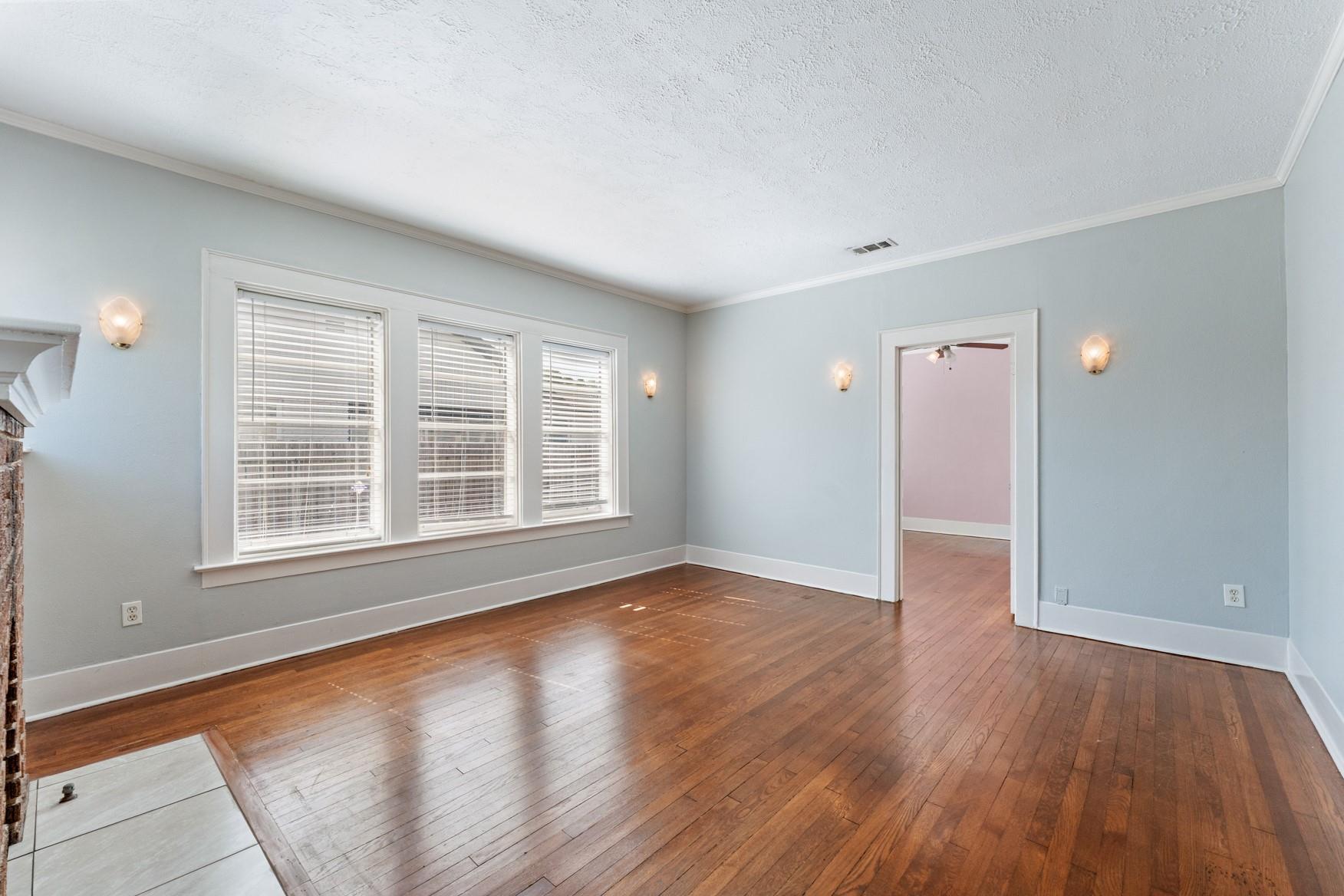 2502 Rosewood Street