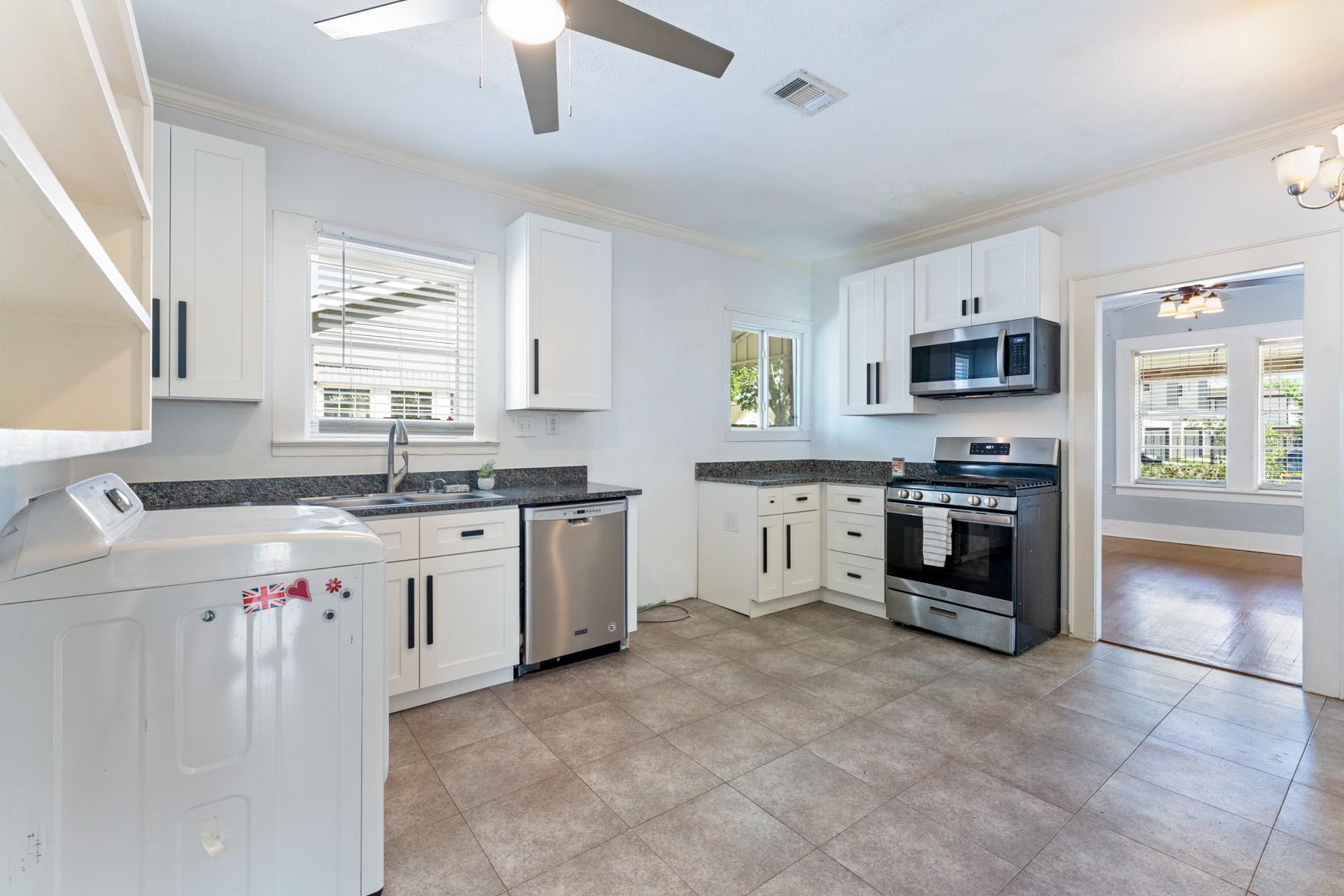 2502 Rosewood Street