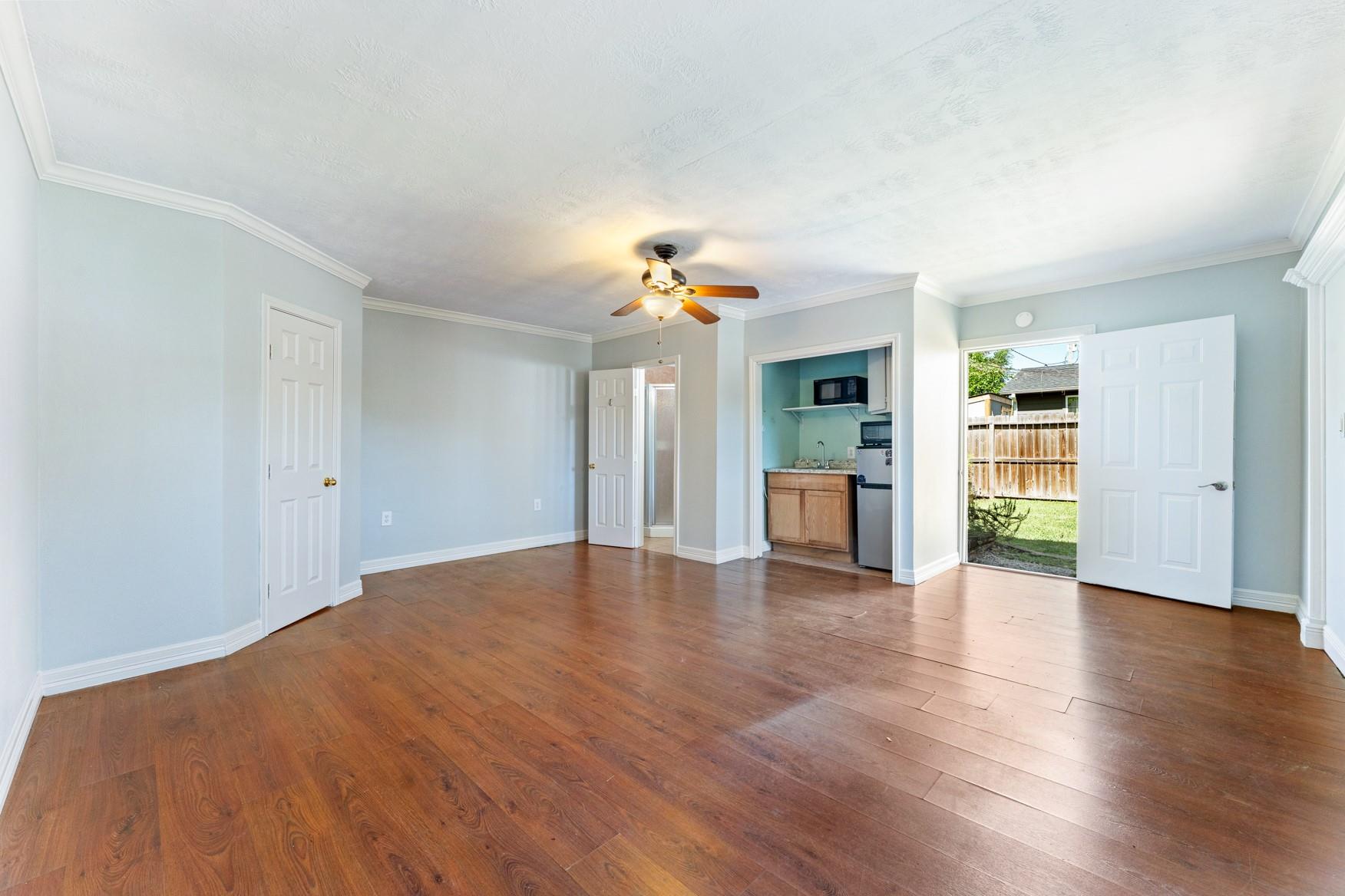 2502 Rosewood Street