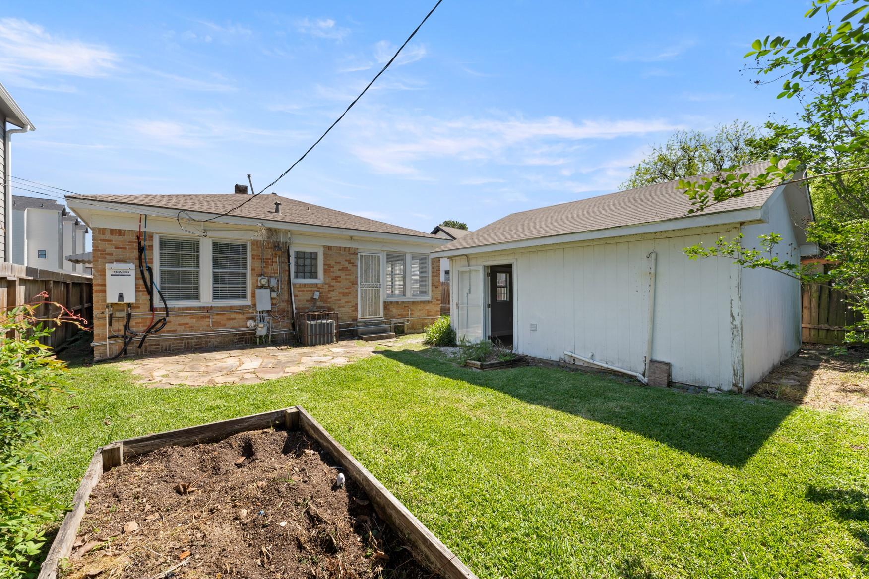 2502 Rosewood Street