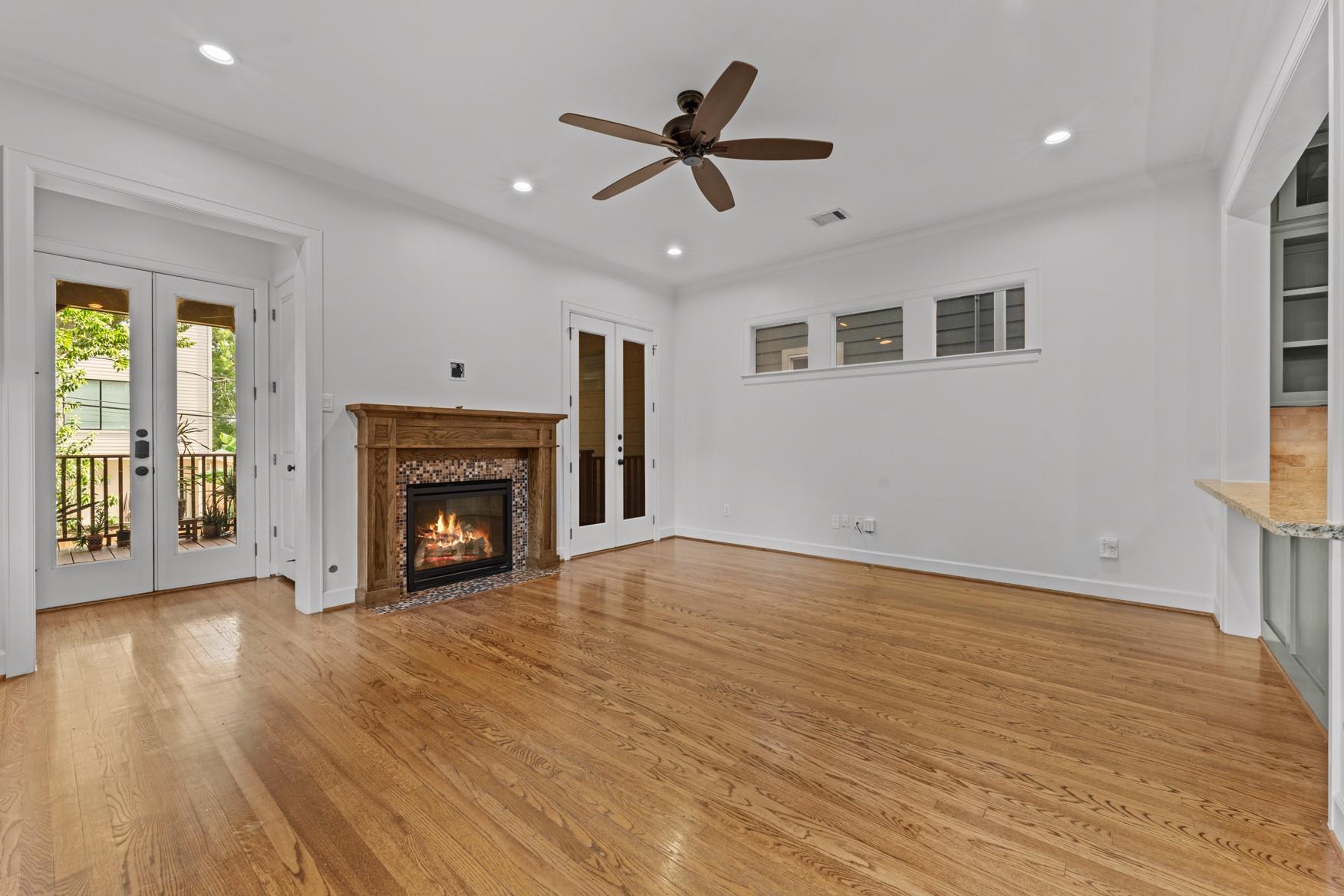 836 E 24th Street