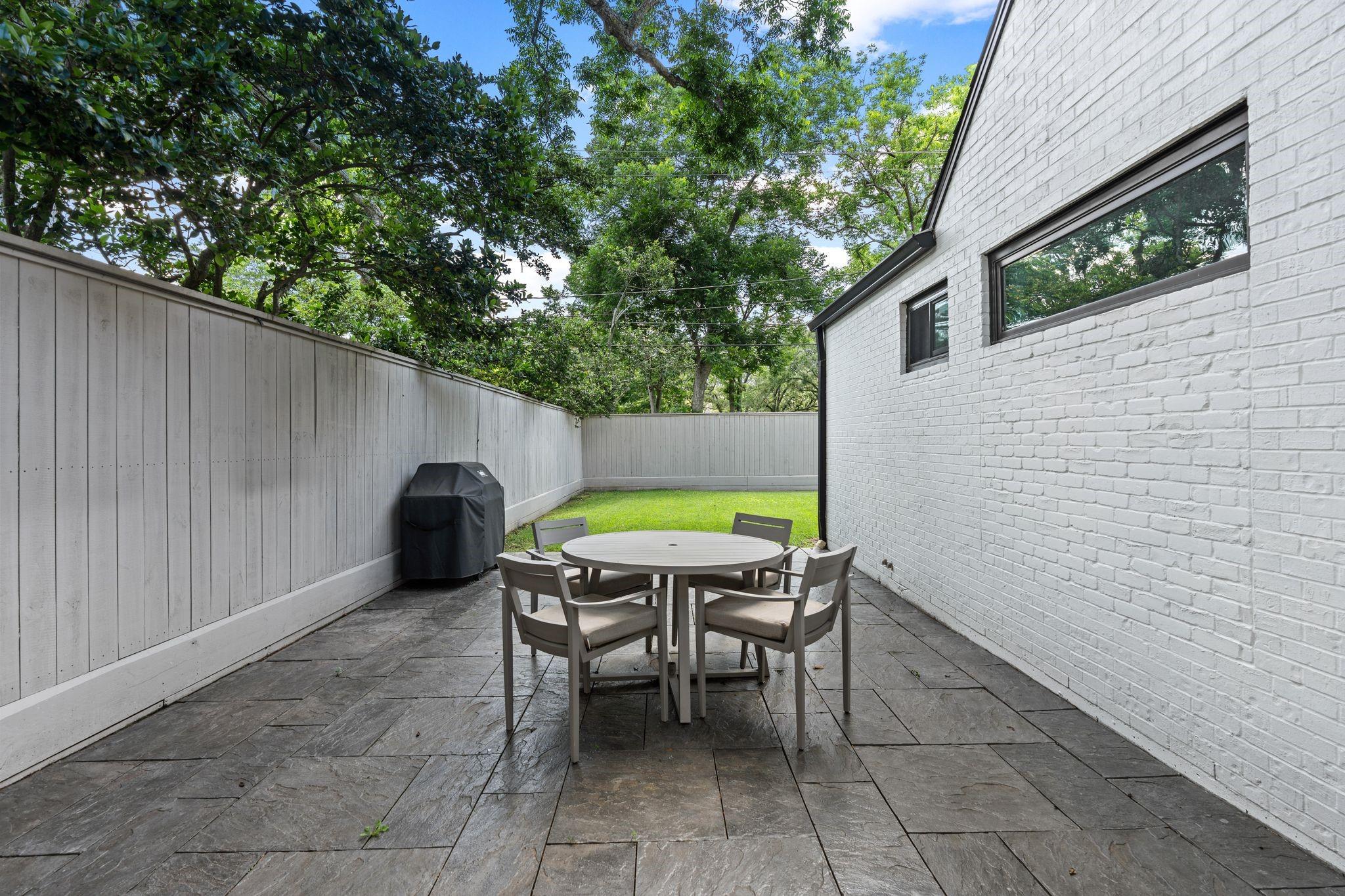 6348 Vanderbilt Street