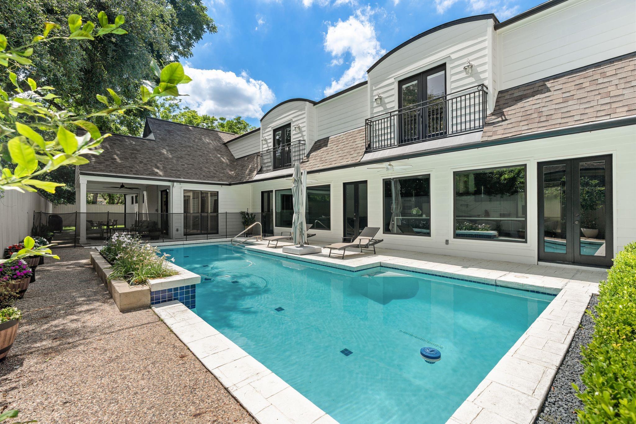 6348 Vanderbilt Street