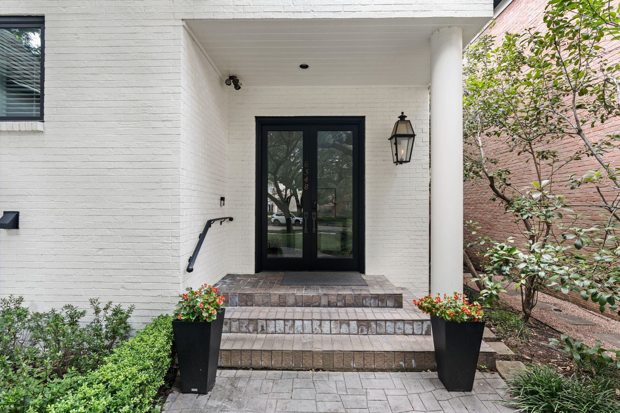6348 Vanderbilt Street