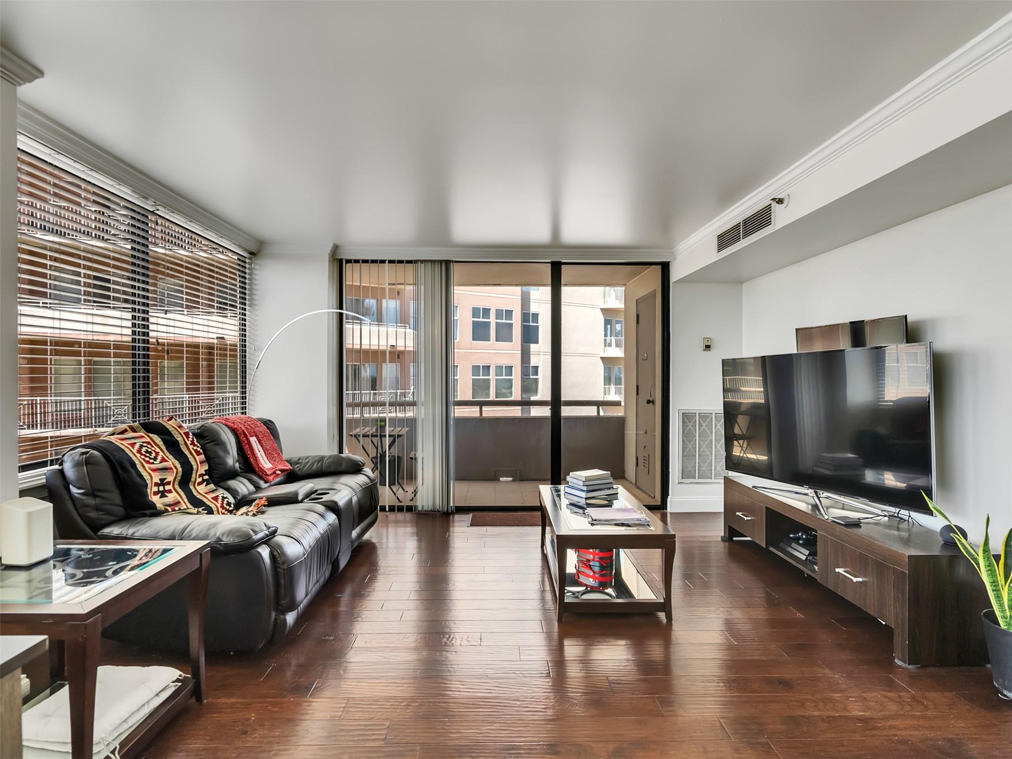 3525 Sage Road # 1210