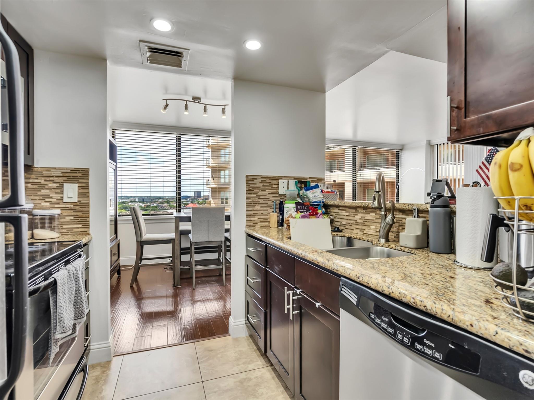 3525 Sage Road # 1210