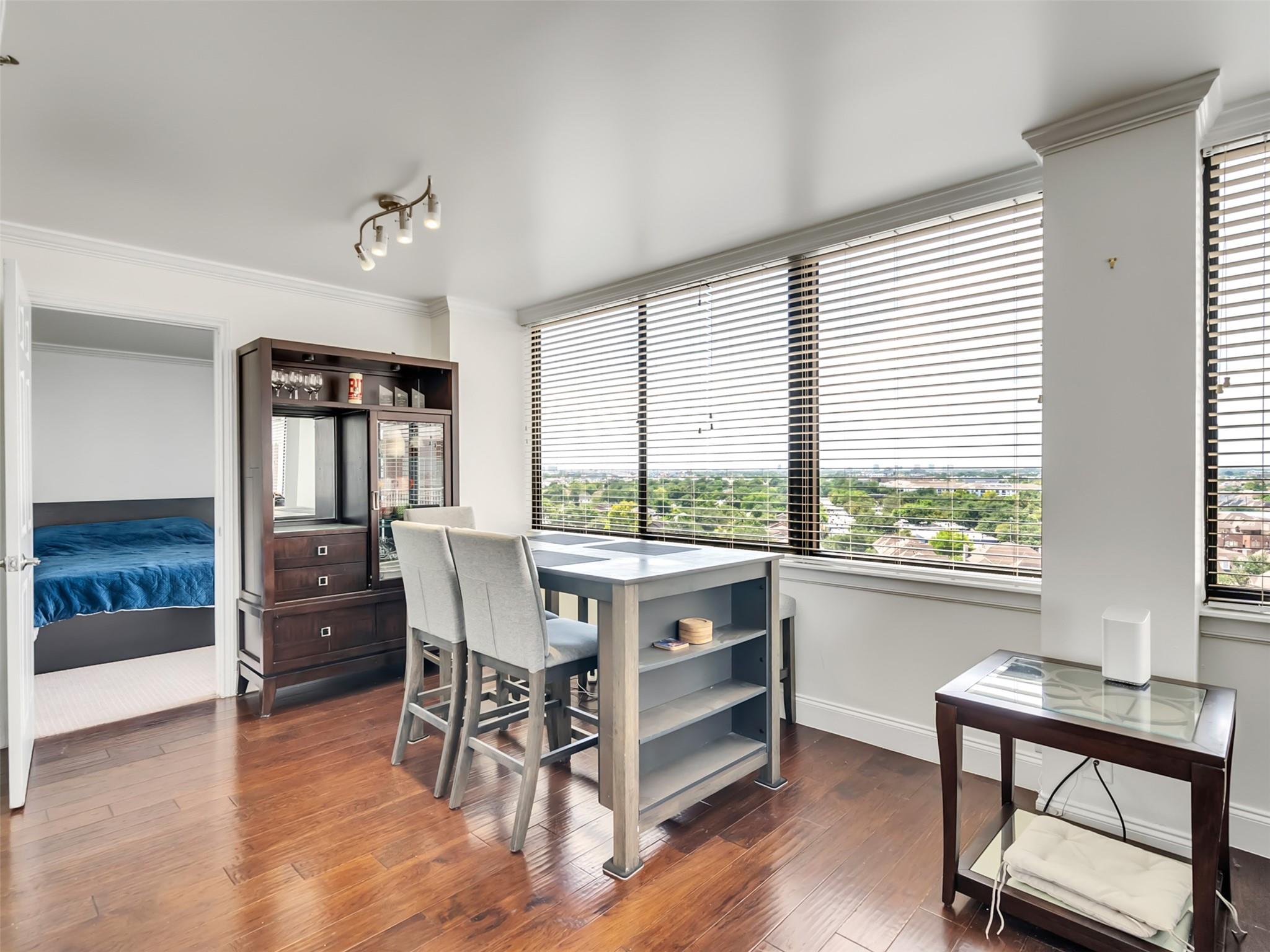 3525 Sage Road # 1210