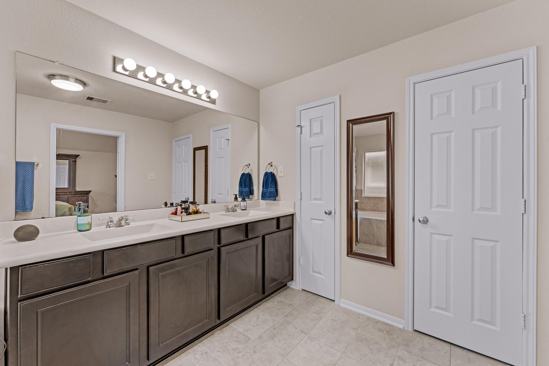 6502 Wilshire Lakes