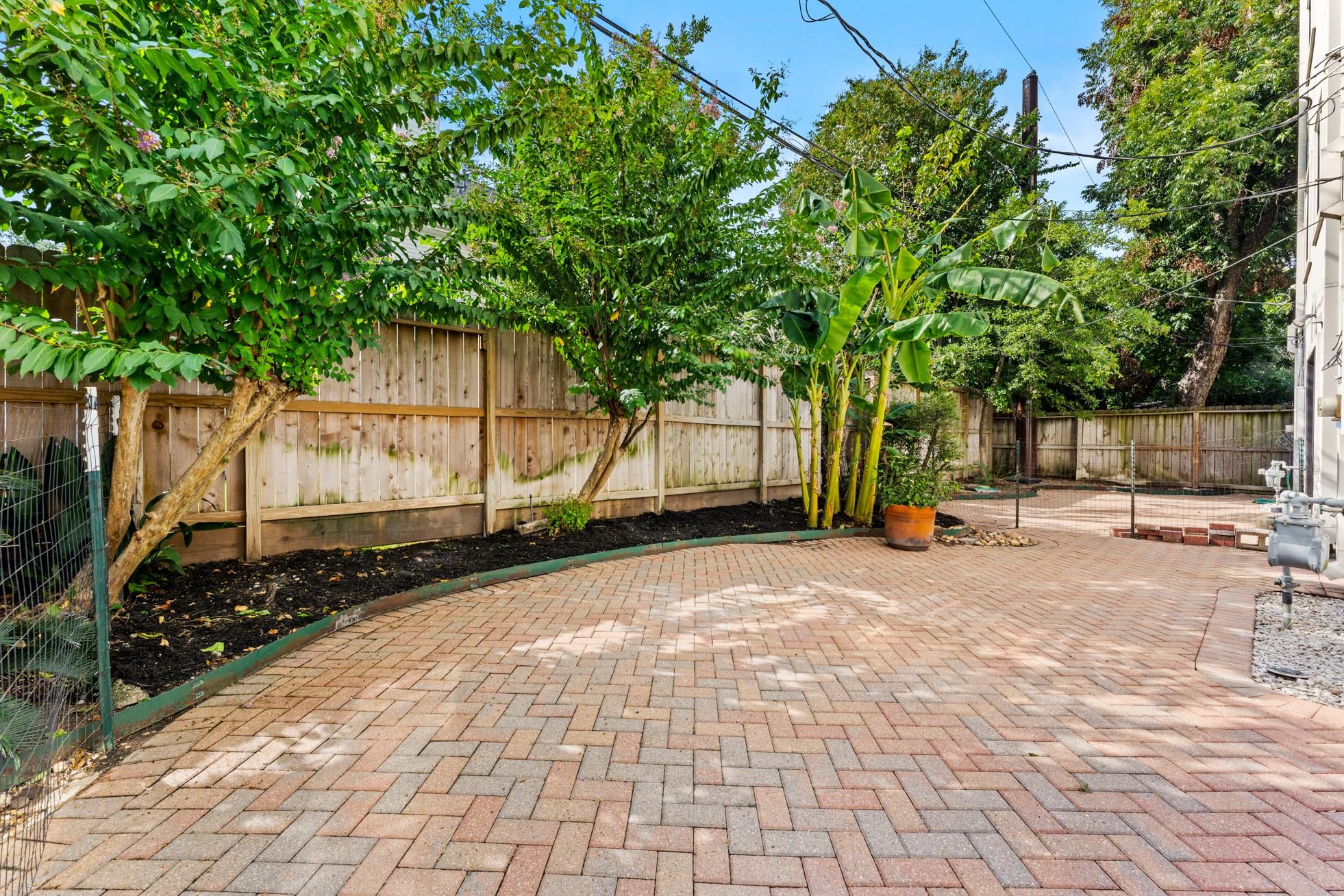 6018 Kirby Drive