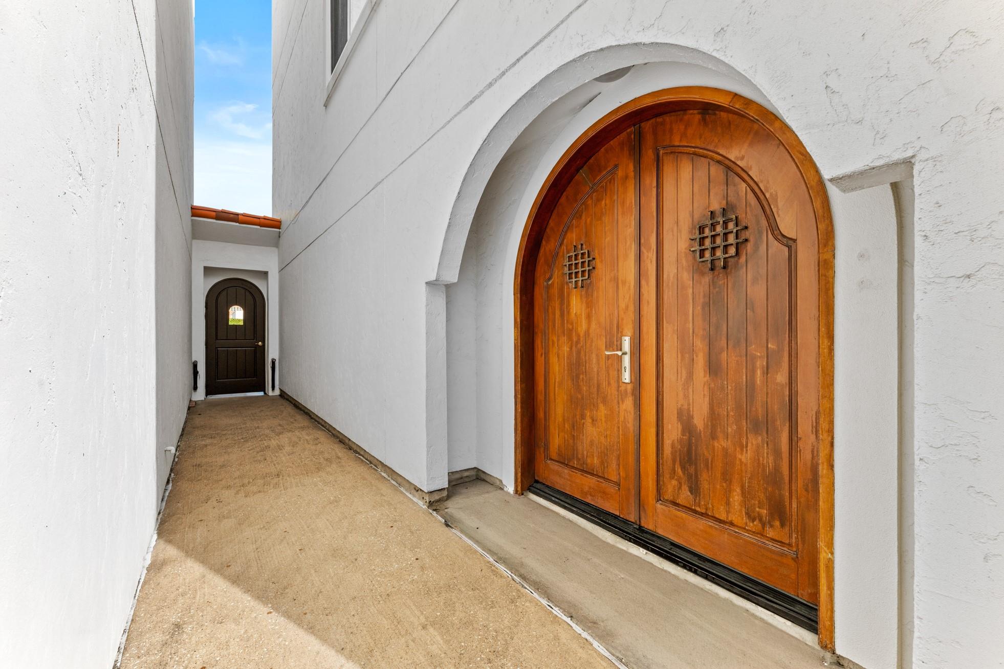 6018 Kirby Drive