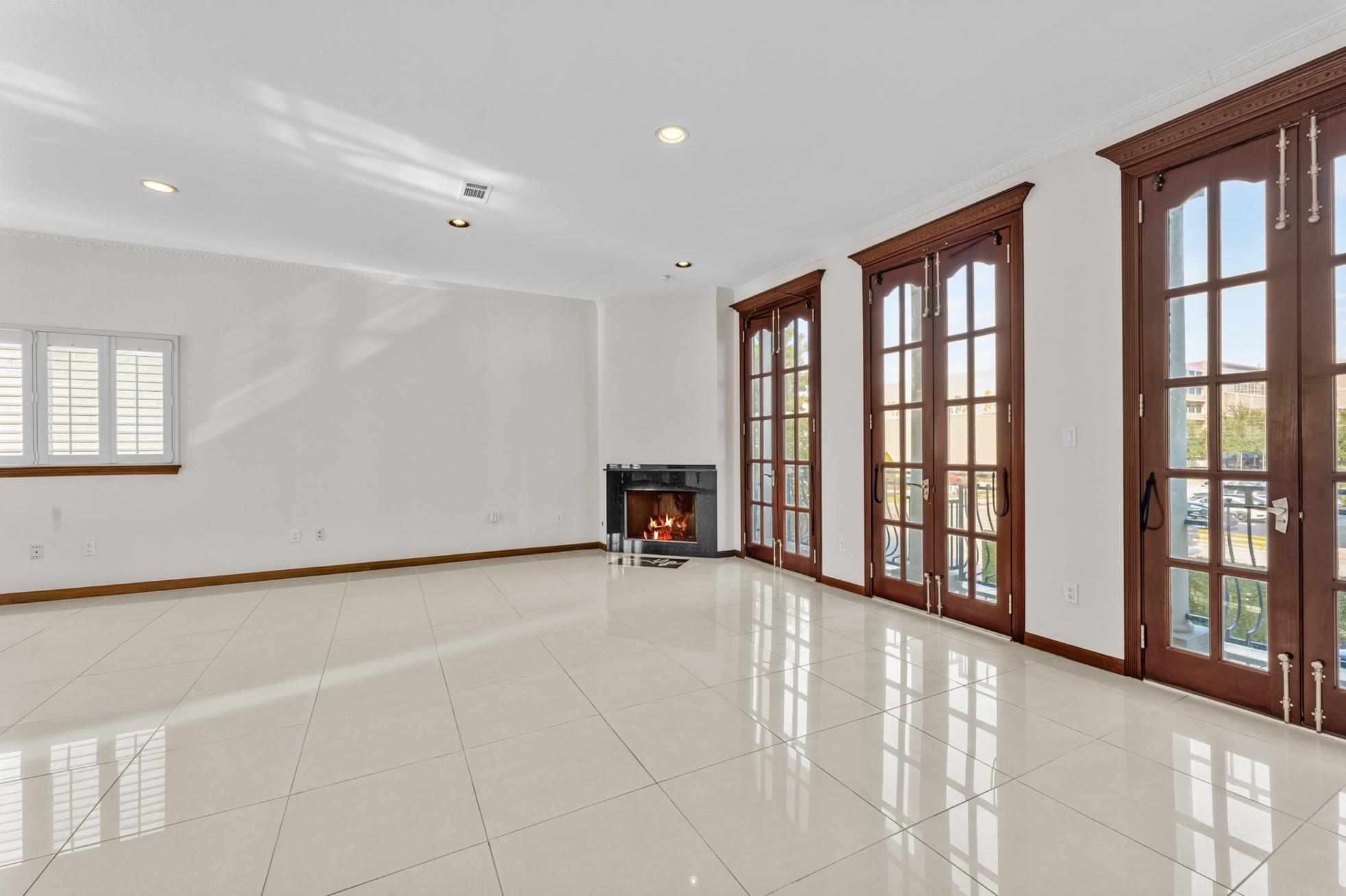 6018 Kirby Drive
