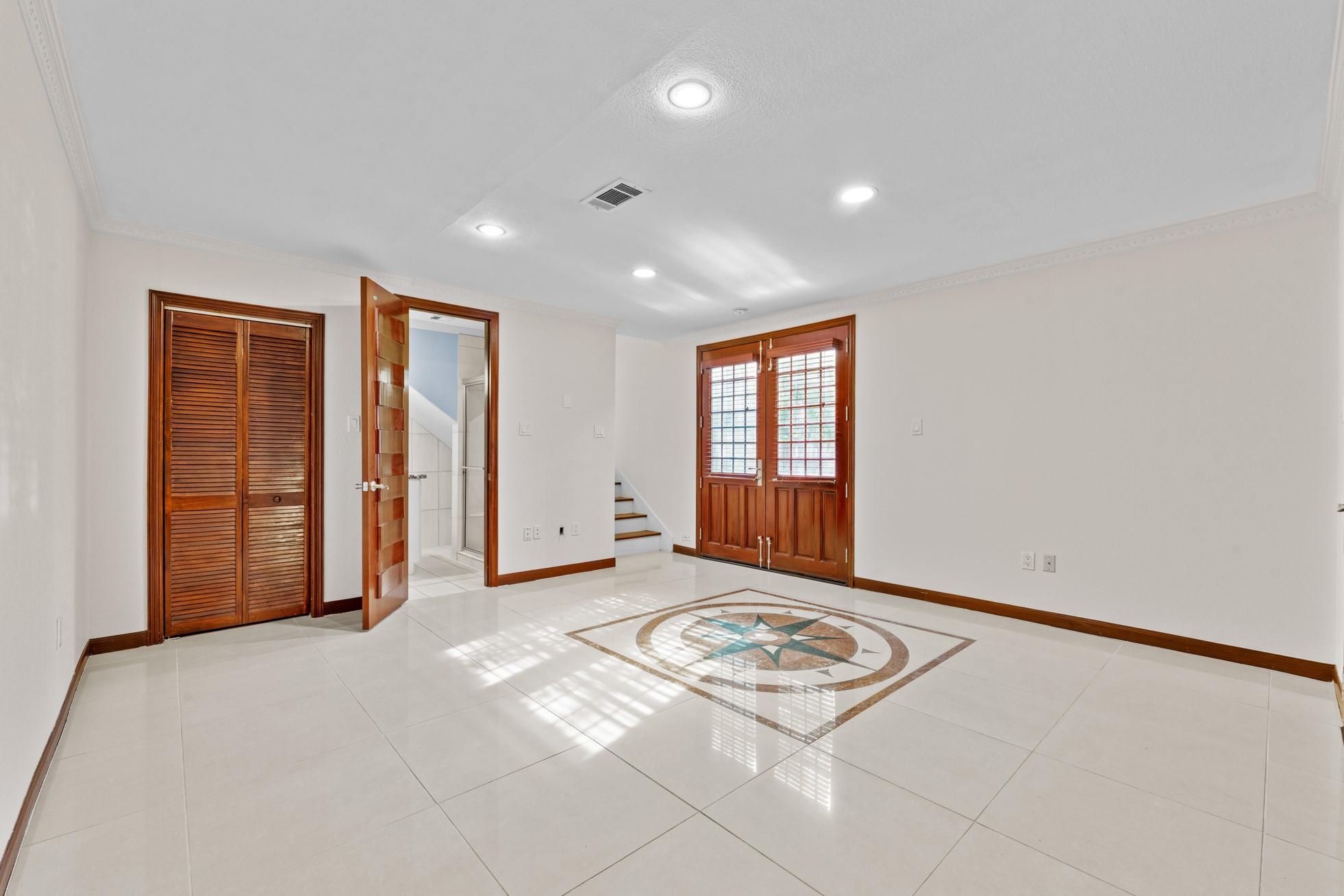 6018 Kirby Drive