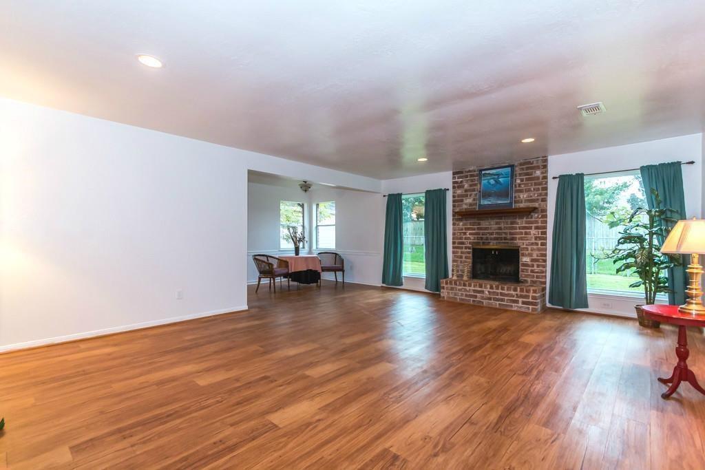 805 Thornwood Drive