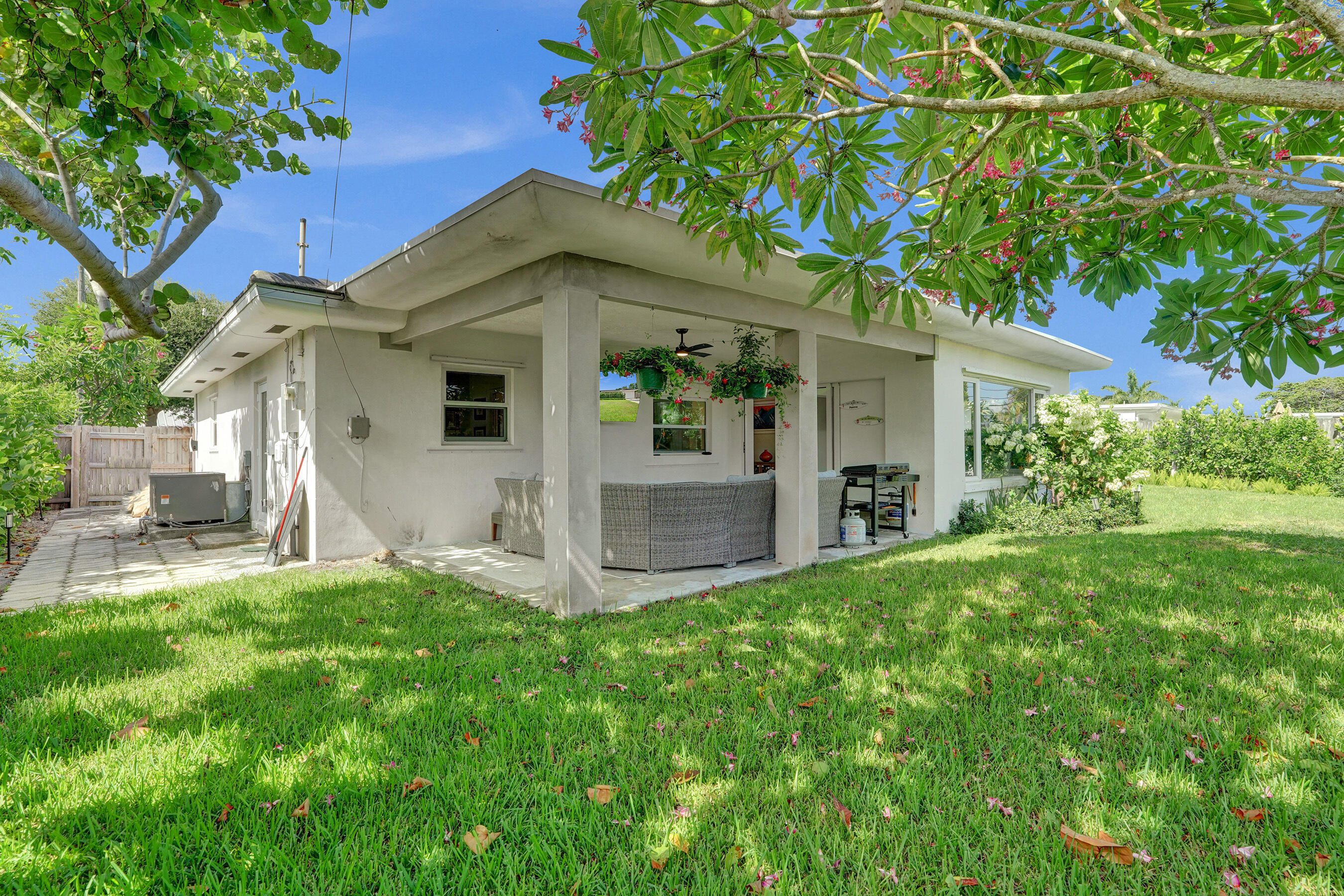 246 NE 30th Street